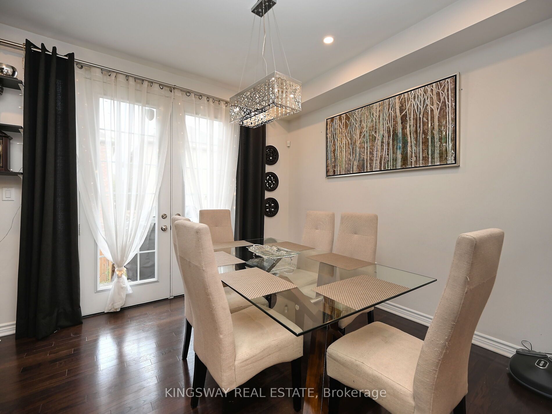 620 Langholm Street Property Photo 13
