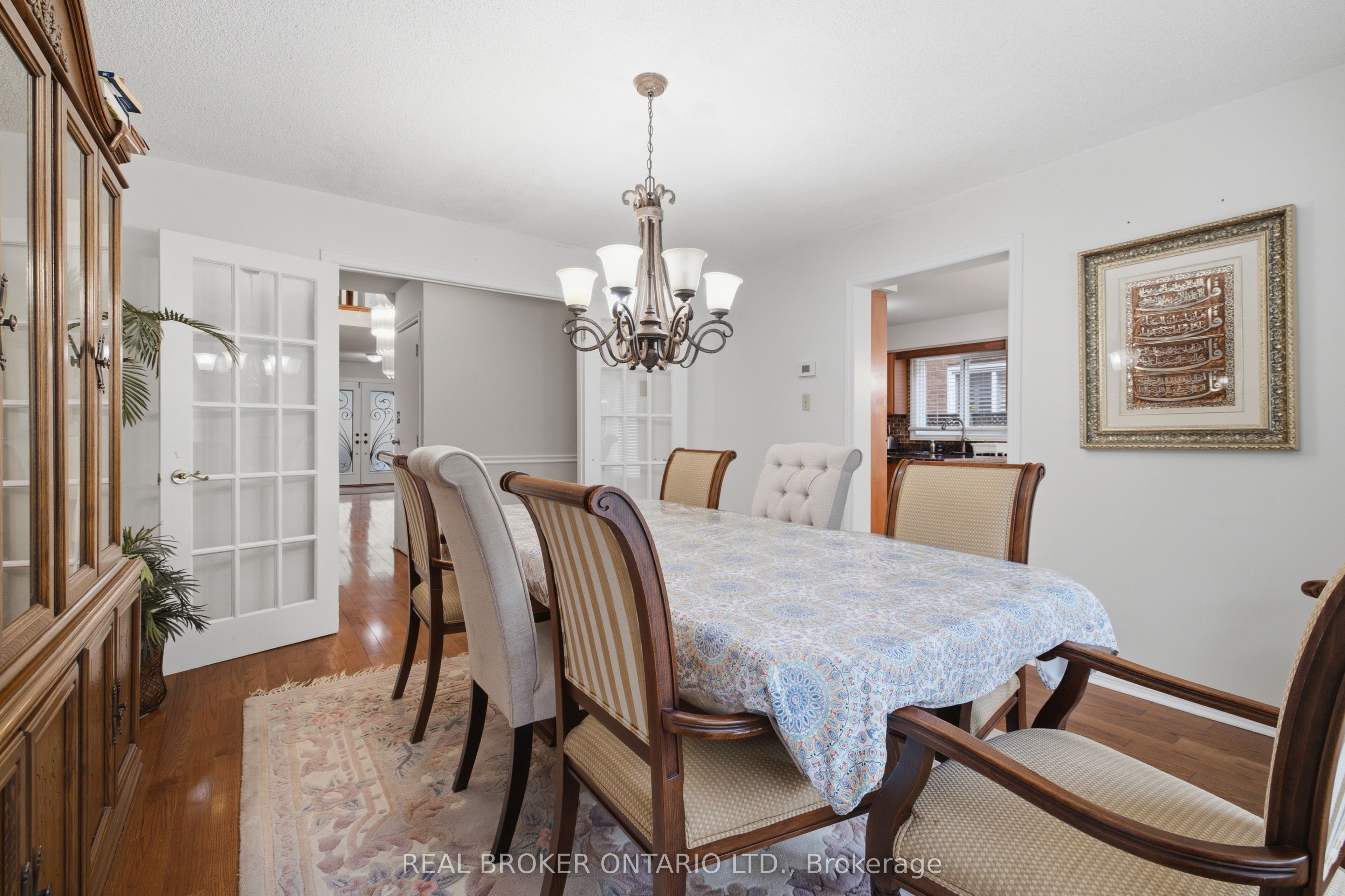 1356 Mapleridge Crescent Property Photo 11