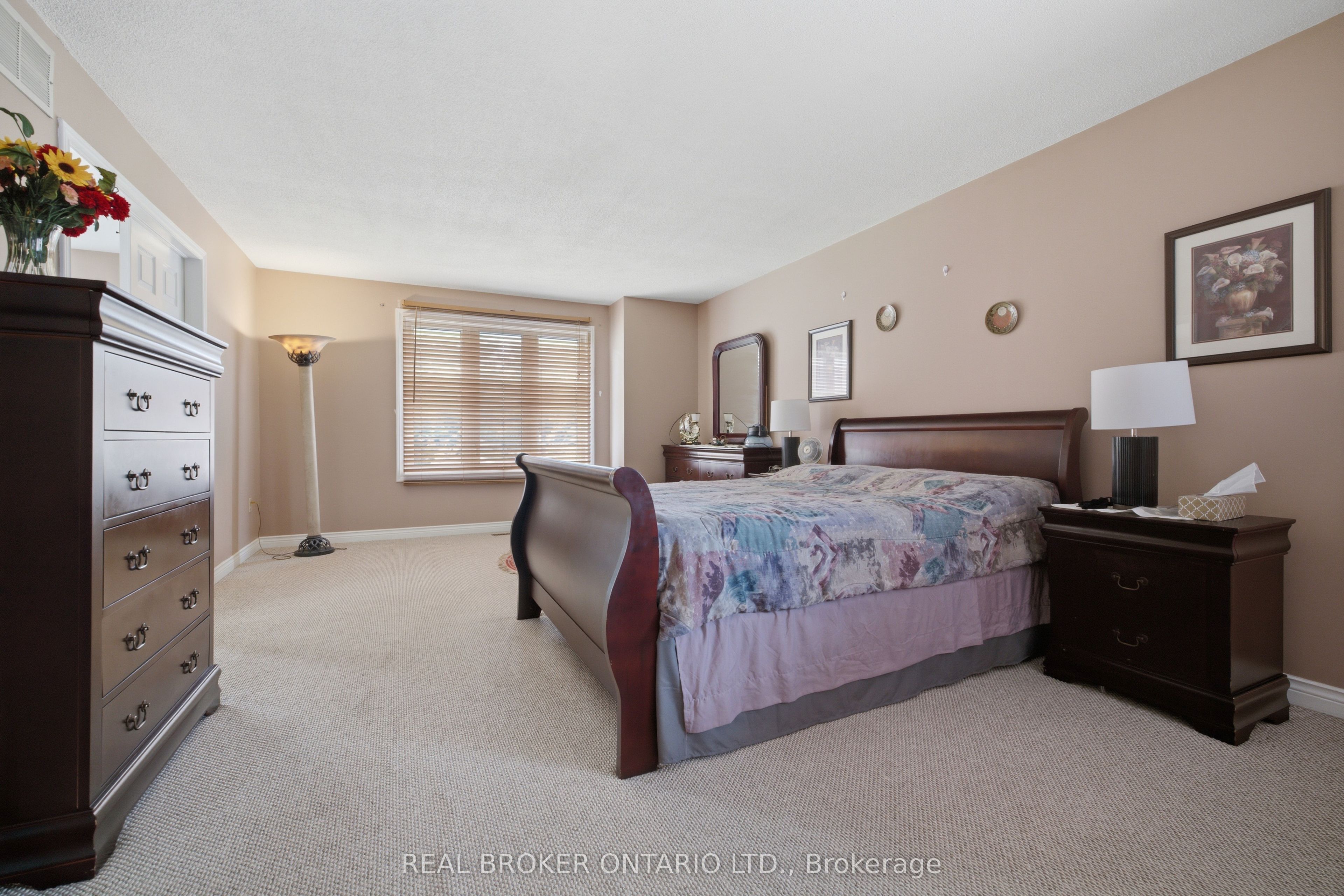 1356 Mapleridge Crescent Property Photo 18