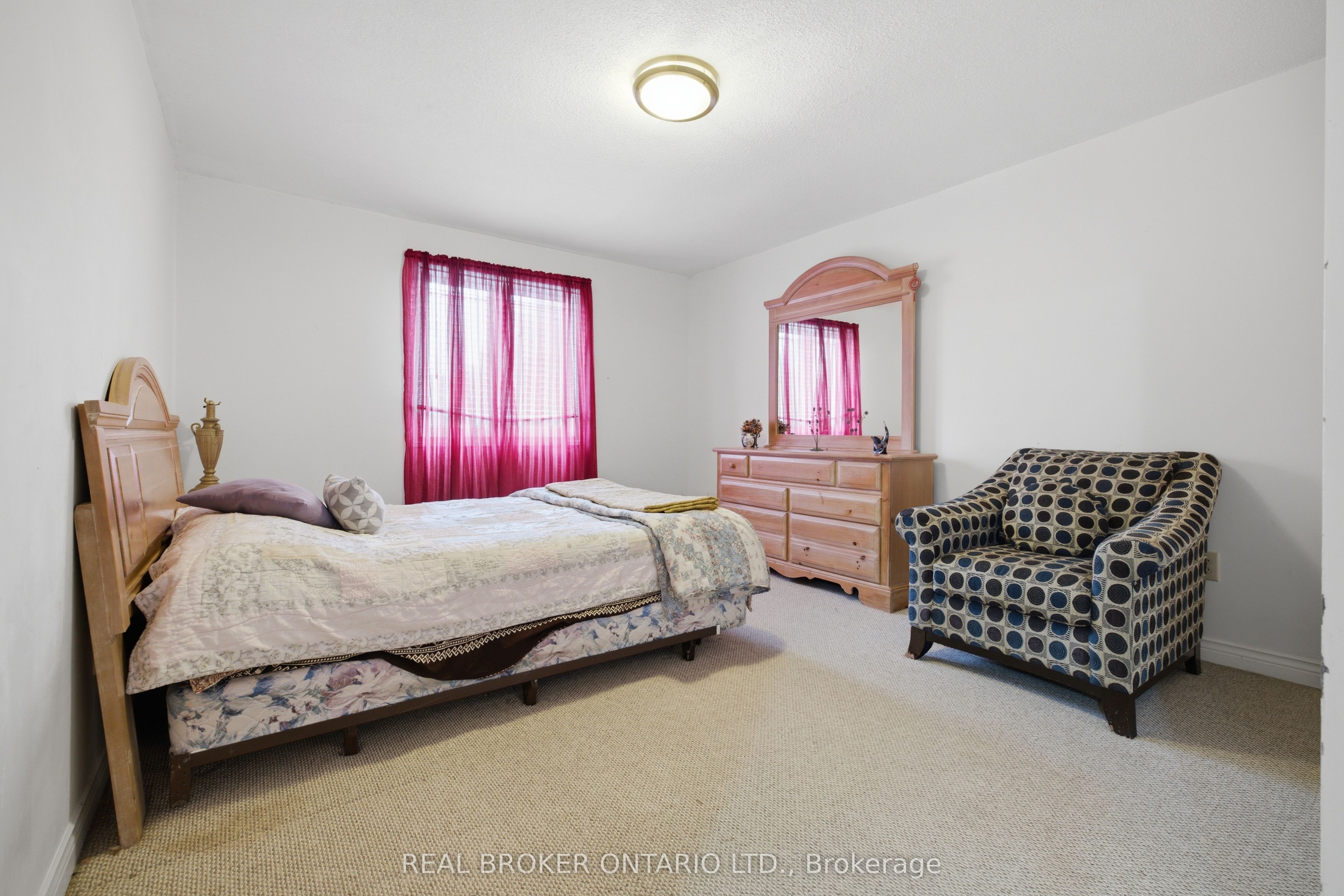 1356 Mapleridge Crescent Property Photo 24