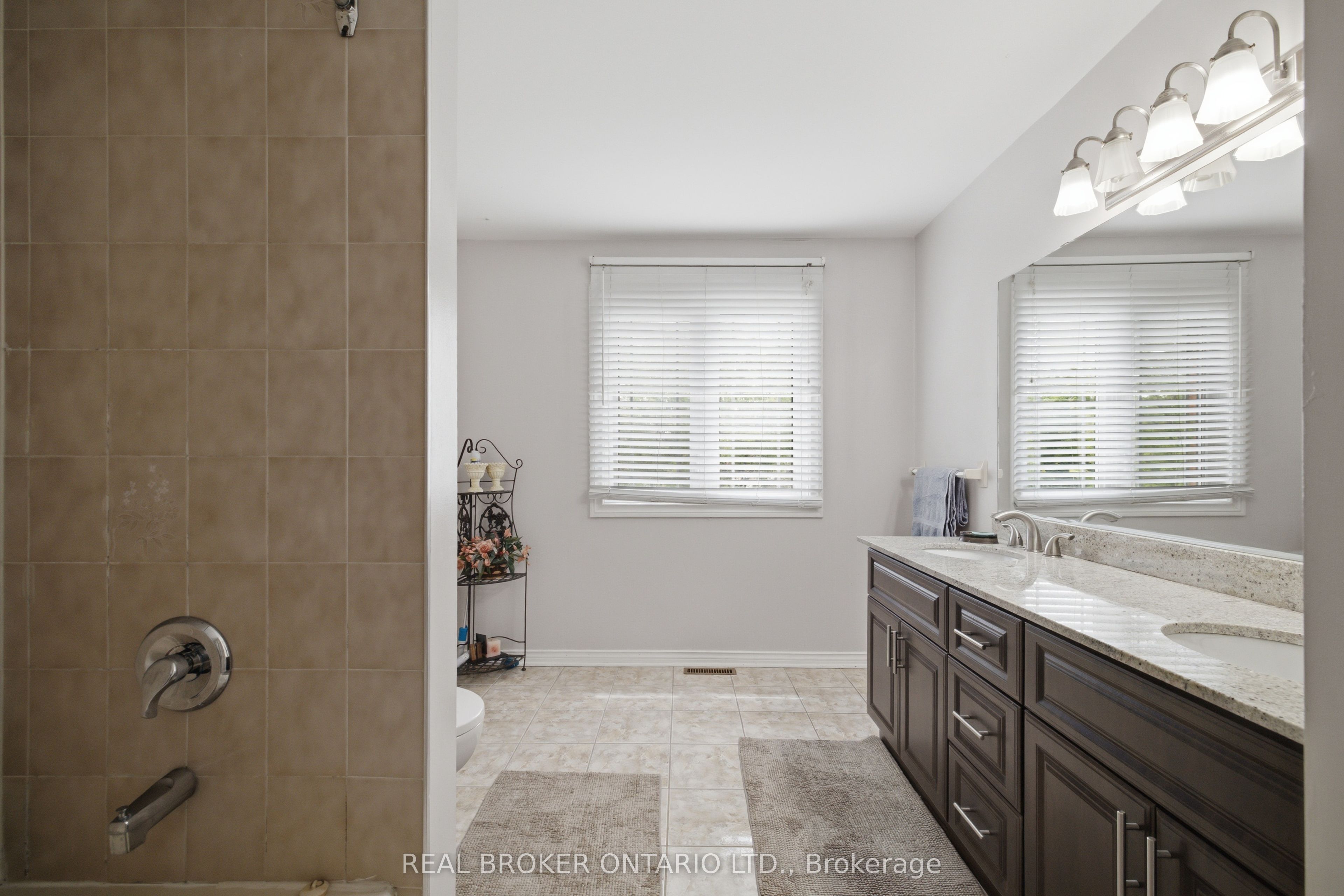1356 Mapleridge Crescent Property Photo 26