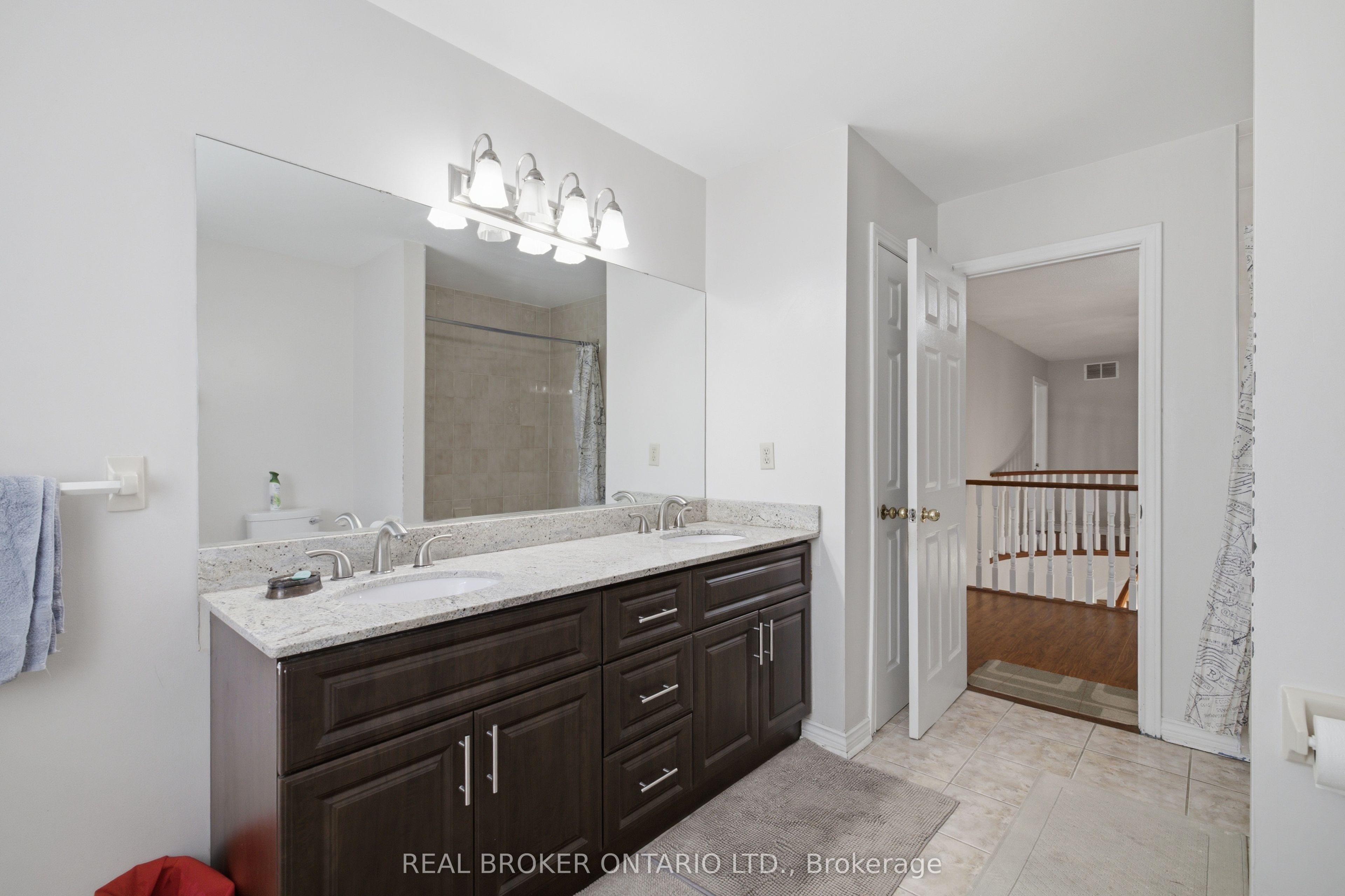 1356 Mapleridge Crescent Property Photo 27