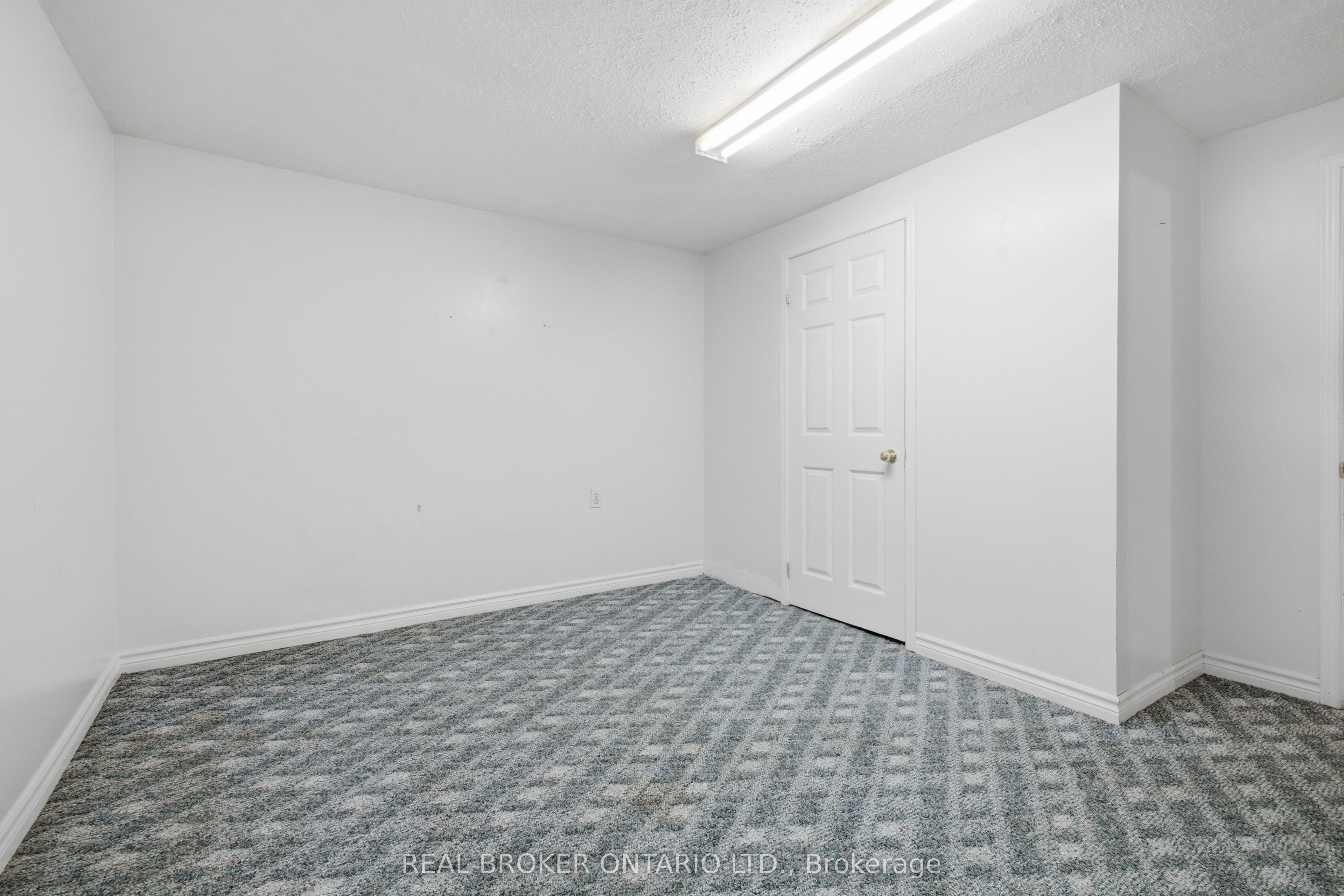 1356 Mapleridge Crescent Property Photo 35