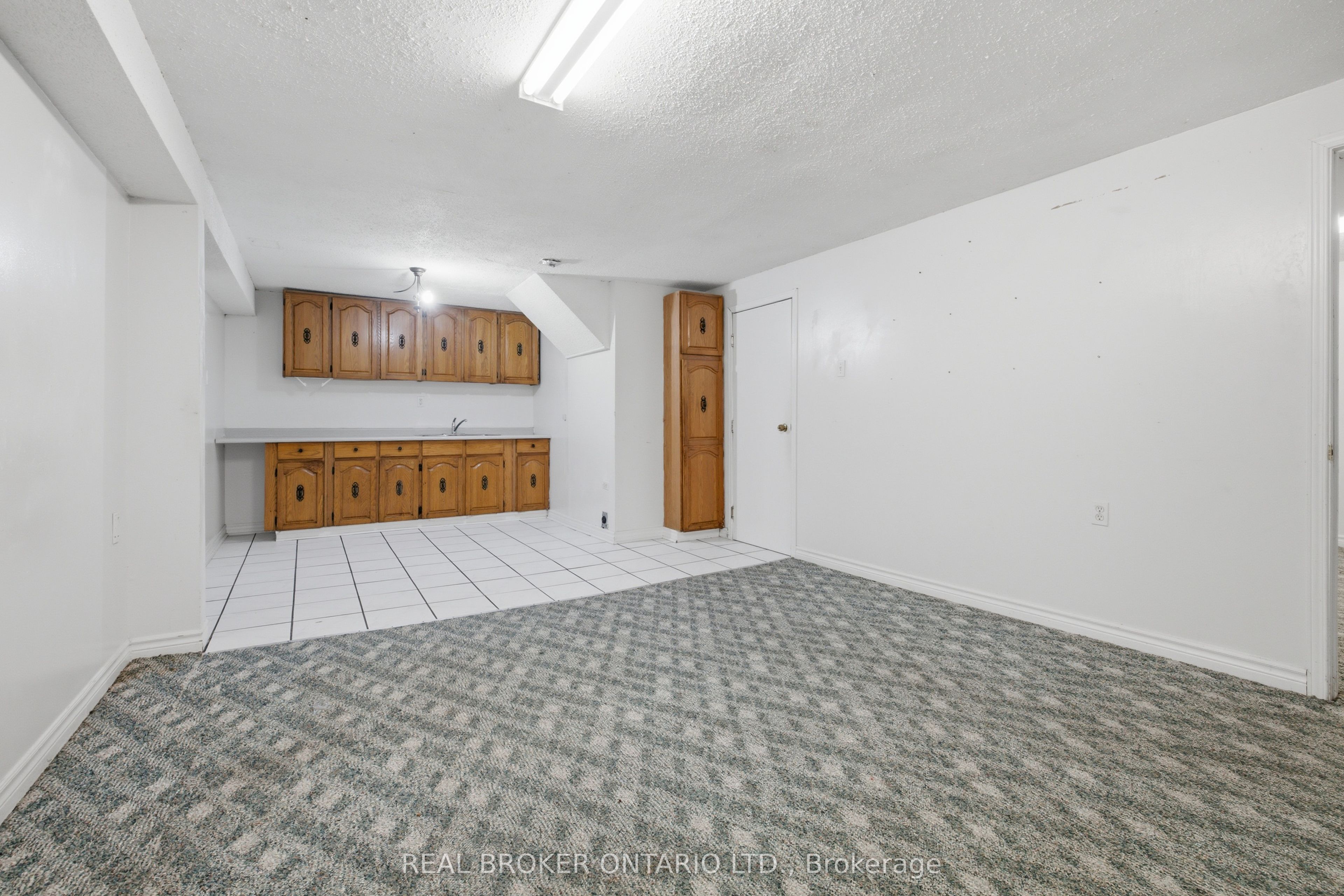 1356 Mapleridge Crescent Property Photo 37