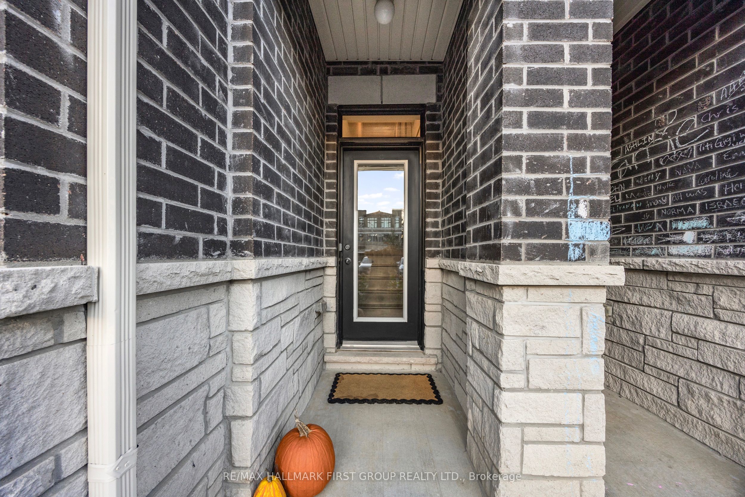 3034 Islington Avenue Property Photo 6
