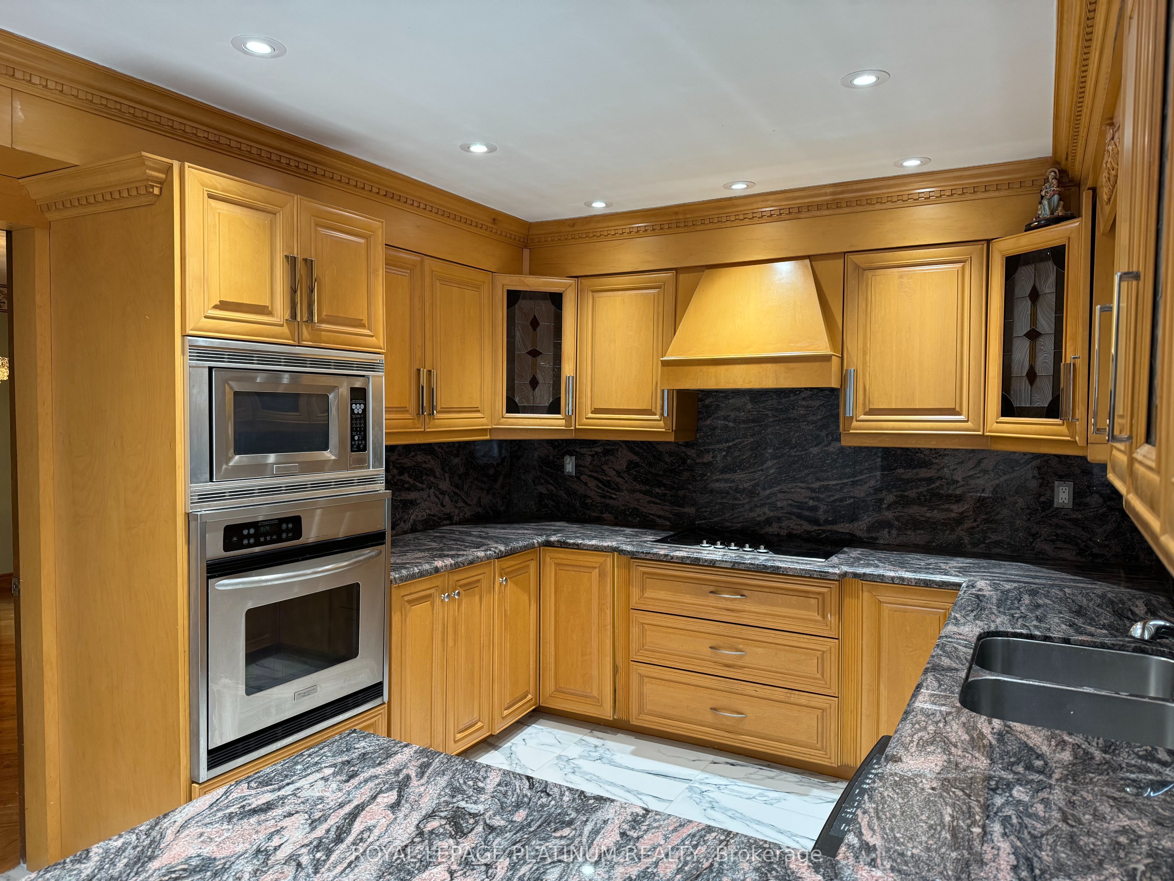 60 Brookfield Court Property Photo 6