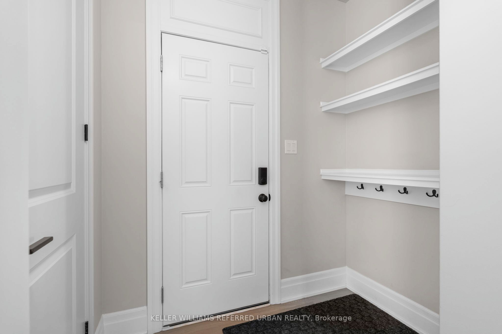 1318 Courtleigh Trail Property Photo 12