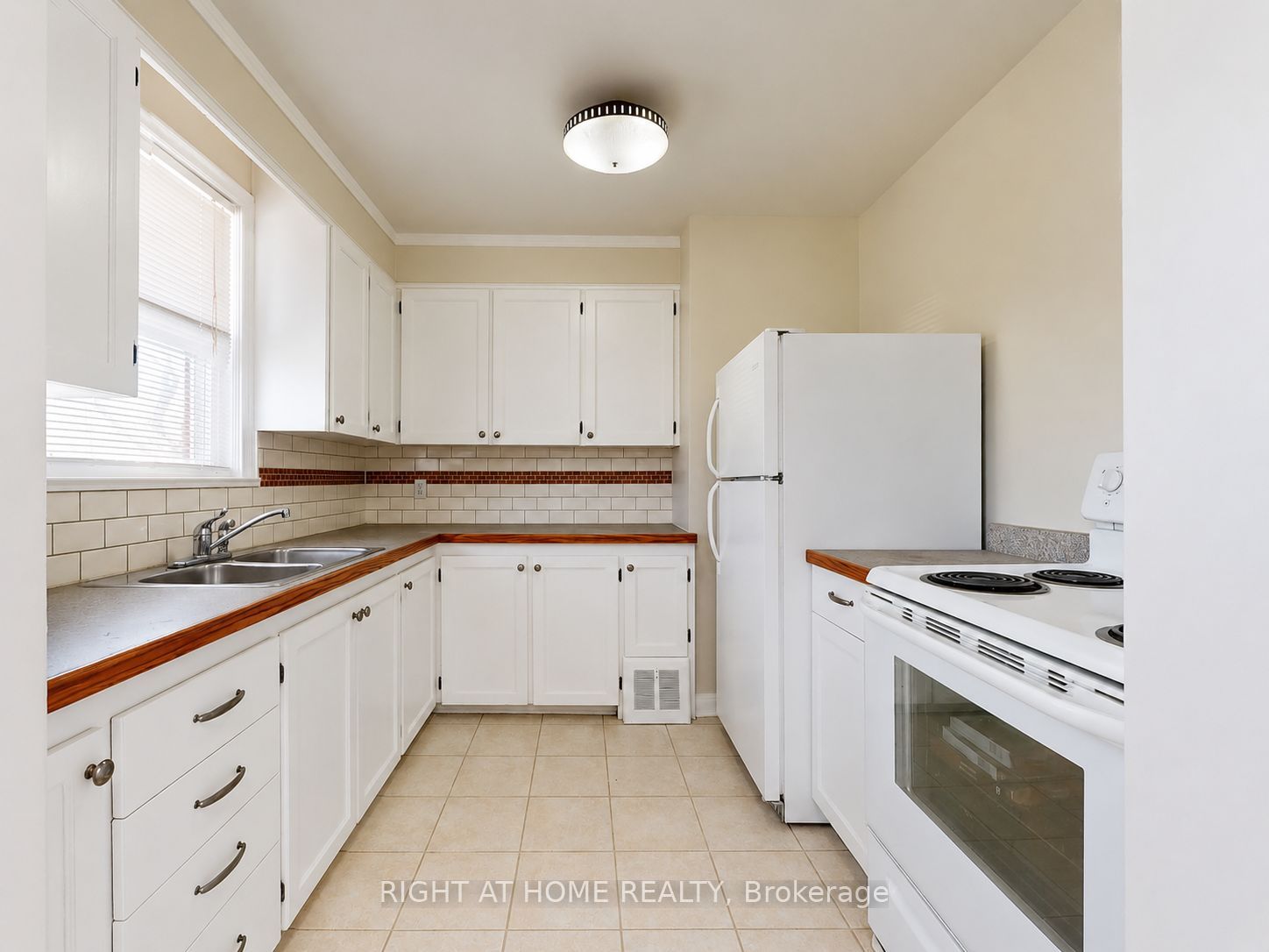 48 Loney Avenue Property Photo 4