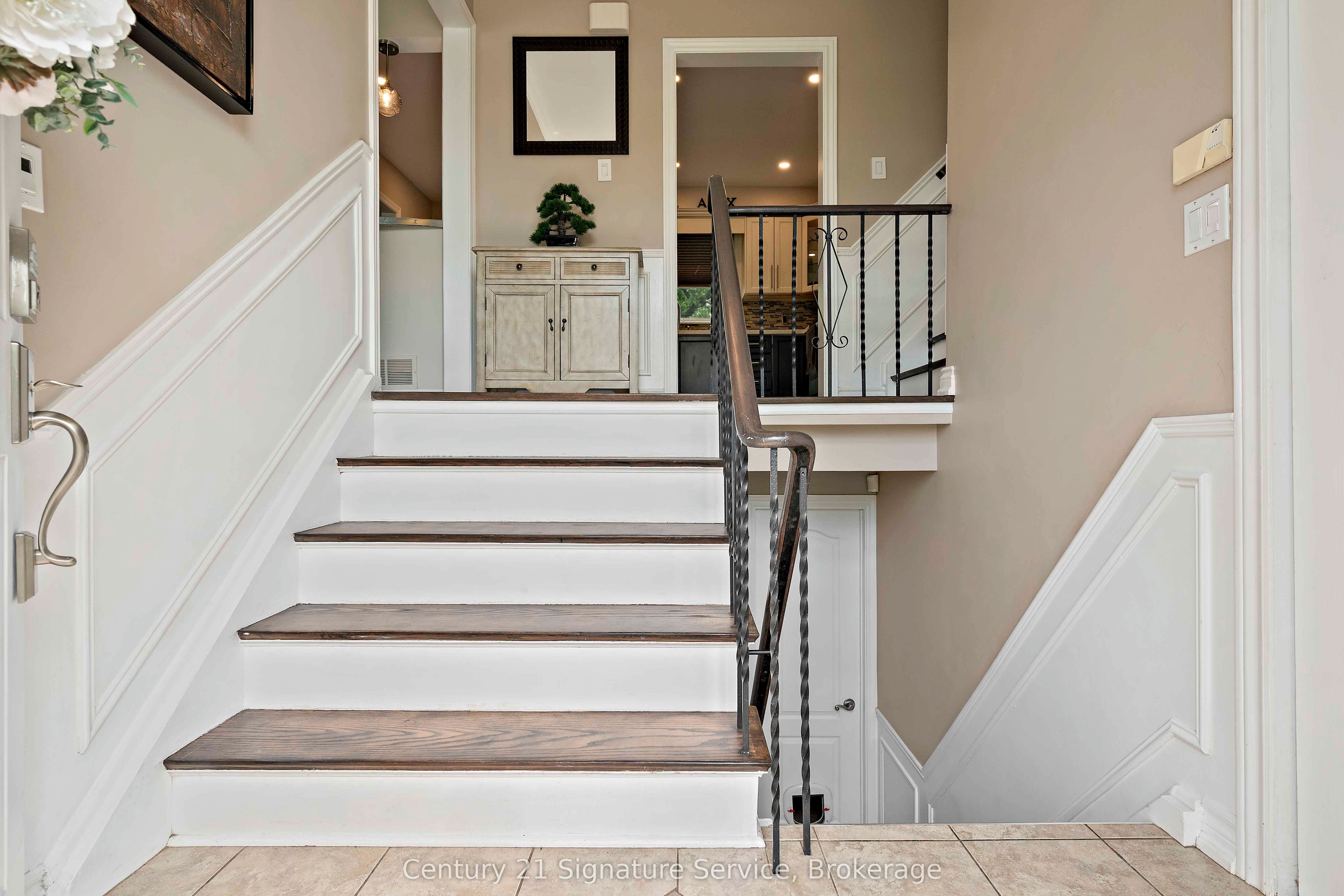 1563 Brentano Boulevard Property Photo 3