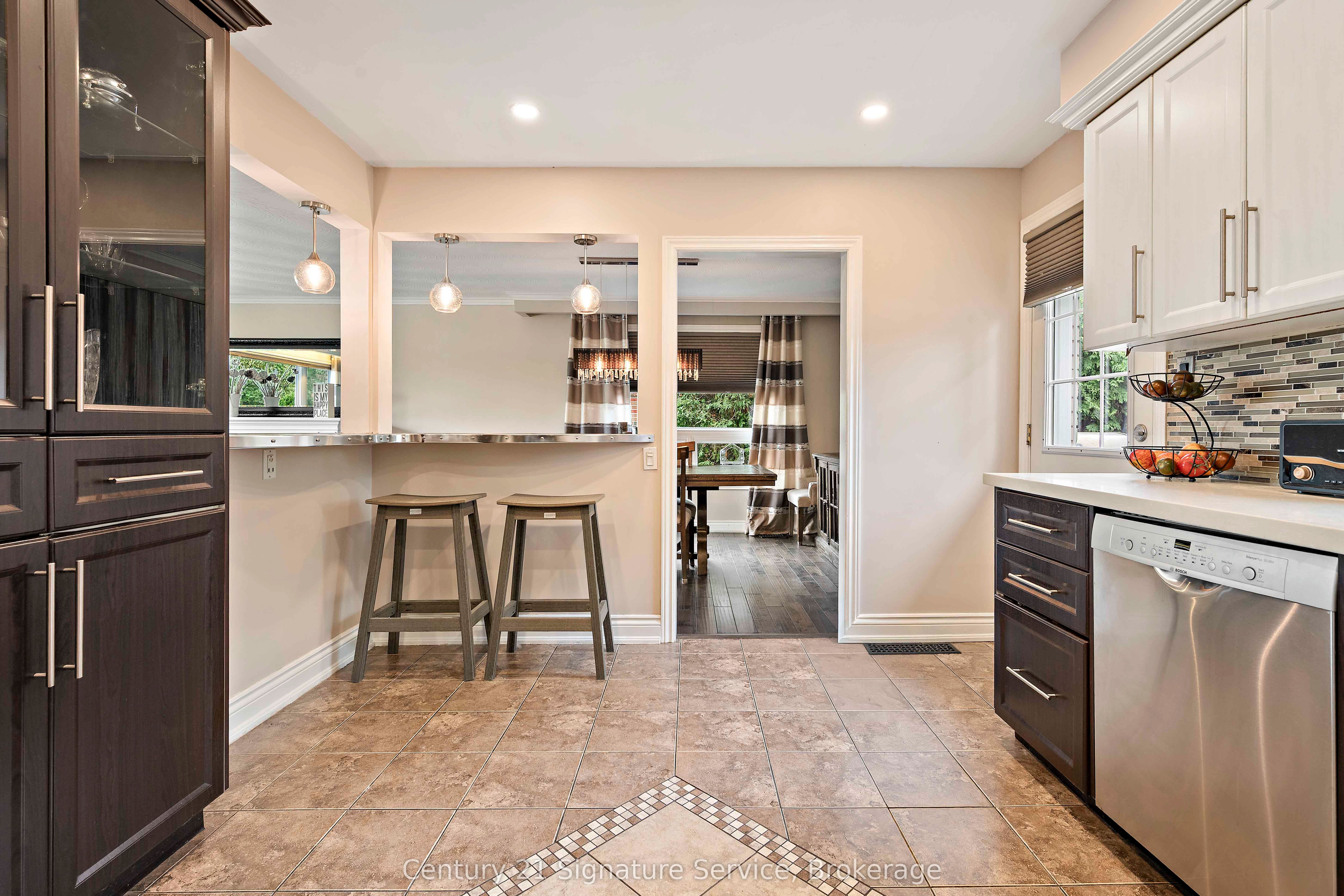 1563 Brentano Boulevard Property Photo 10