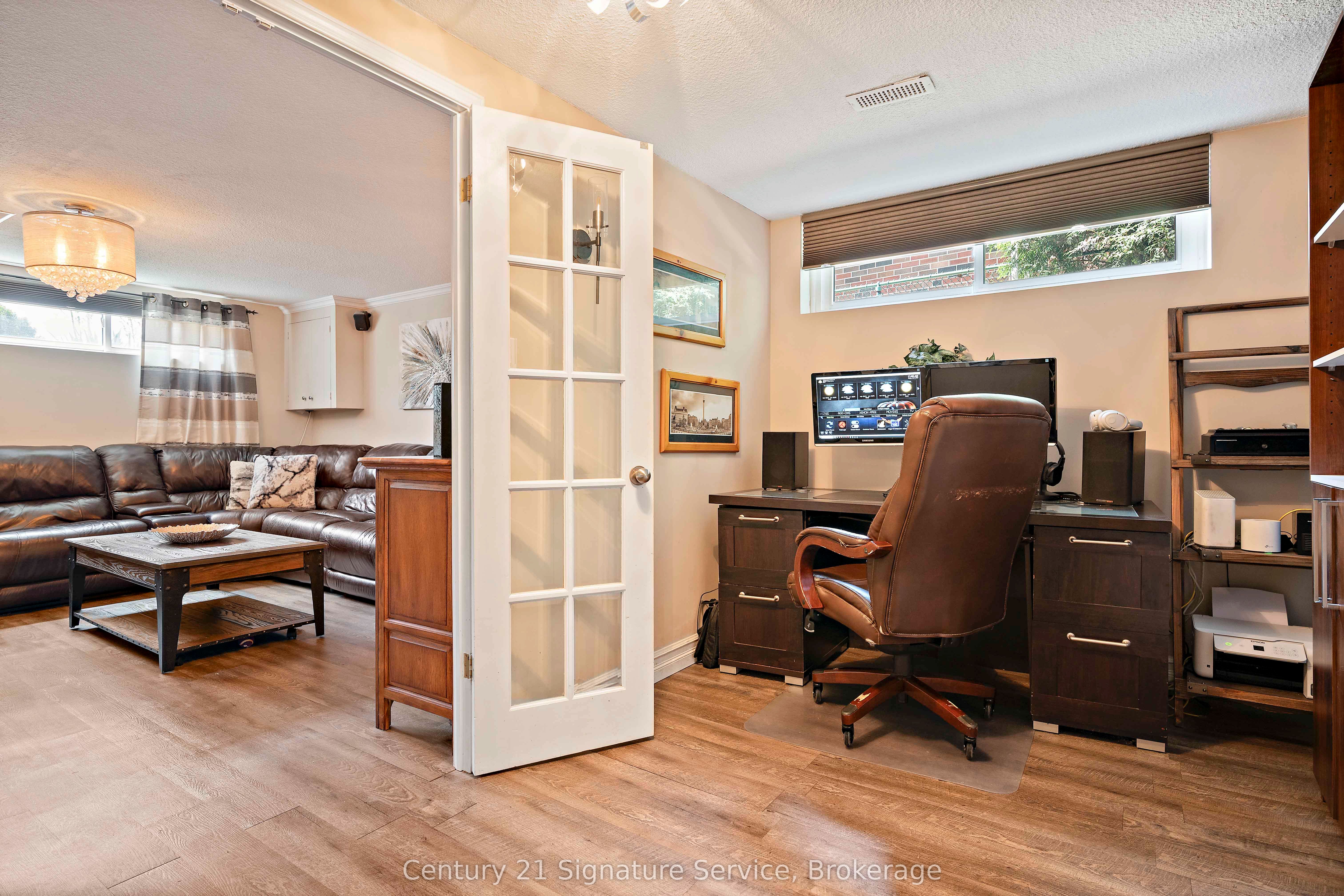 1563 Brentano Boulevard Property Photo 21