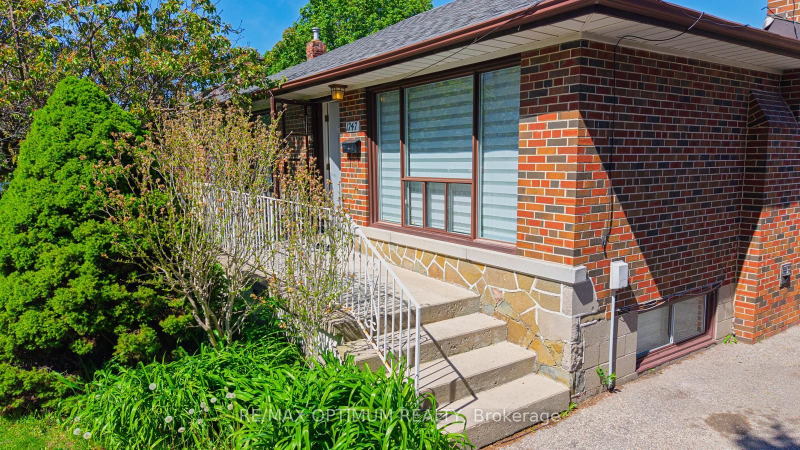 1747 Coram Crescent Property Photo 3