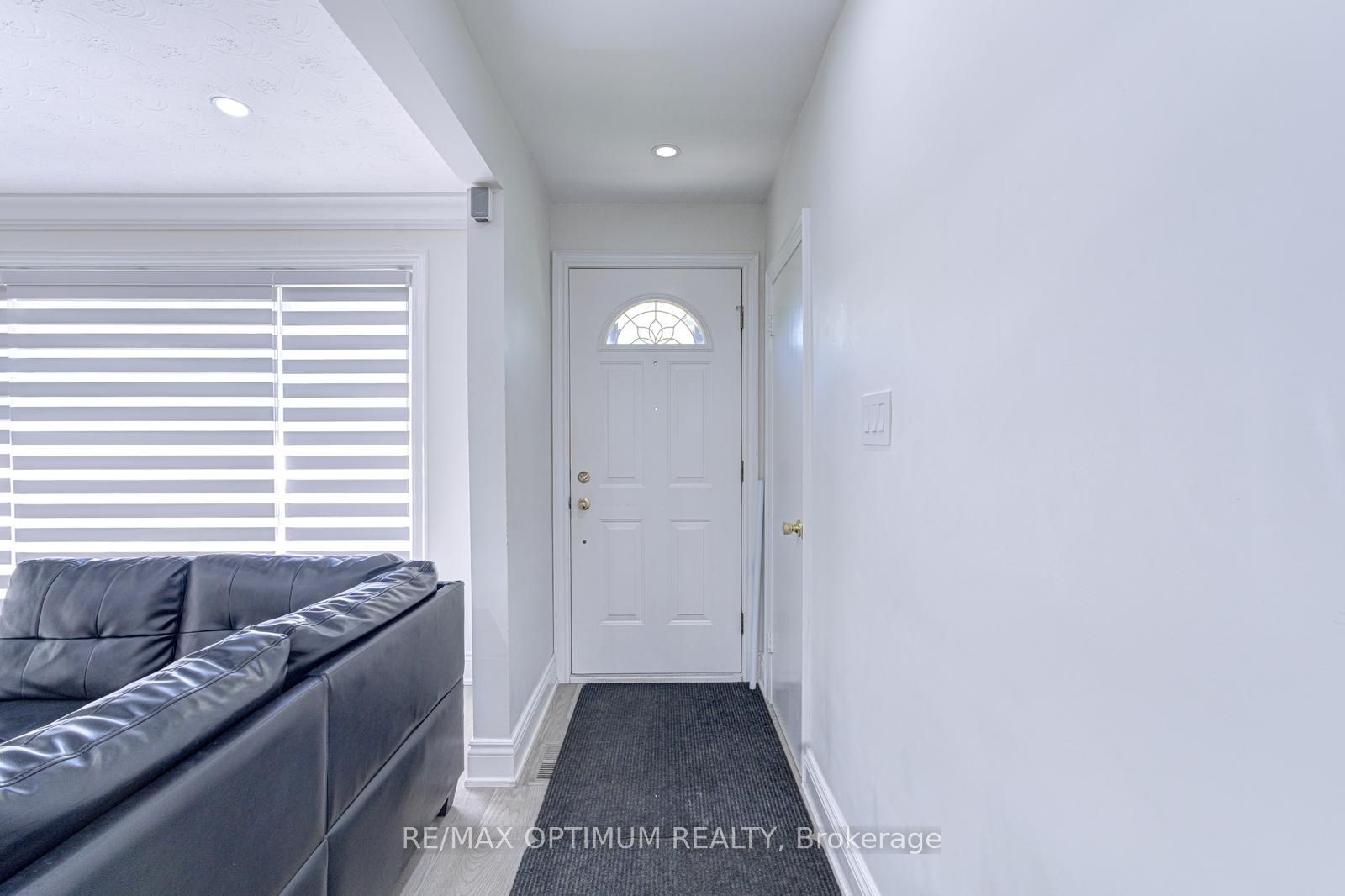 1747 Coram Crescent Property Photo 6