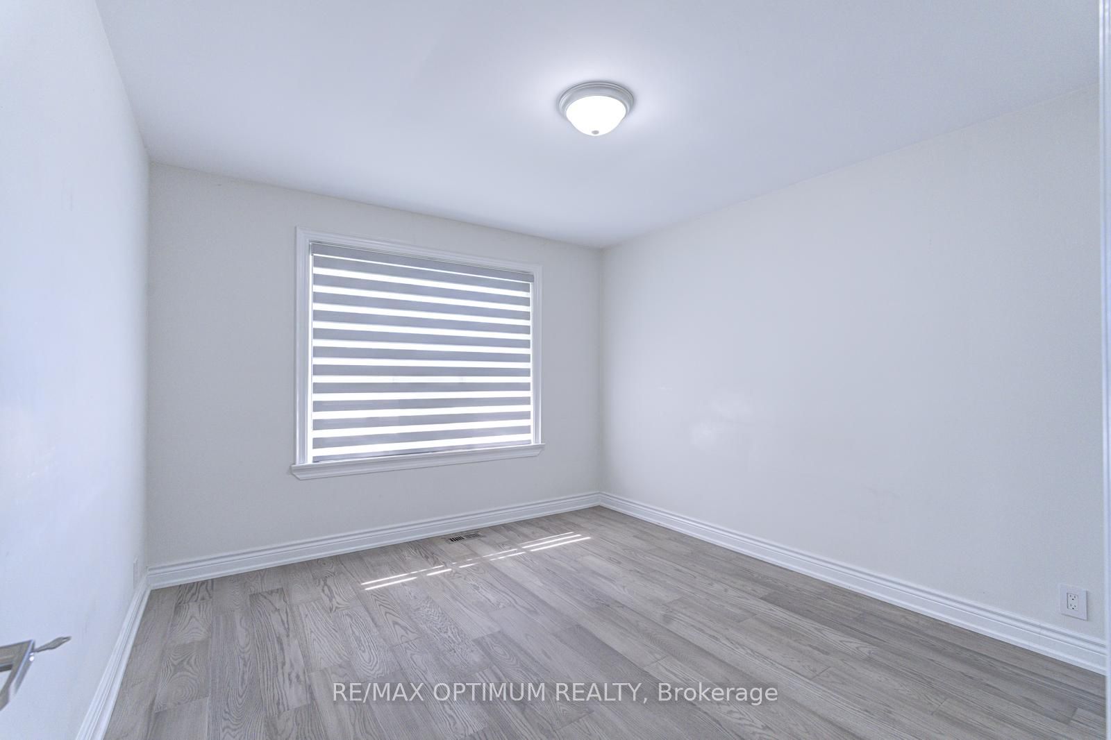 1747 Coram Crescent Property Photo 19