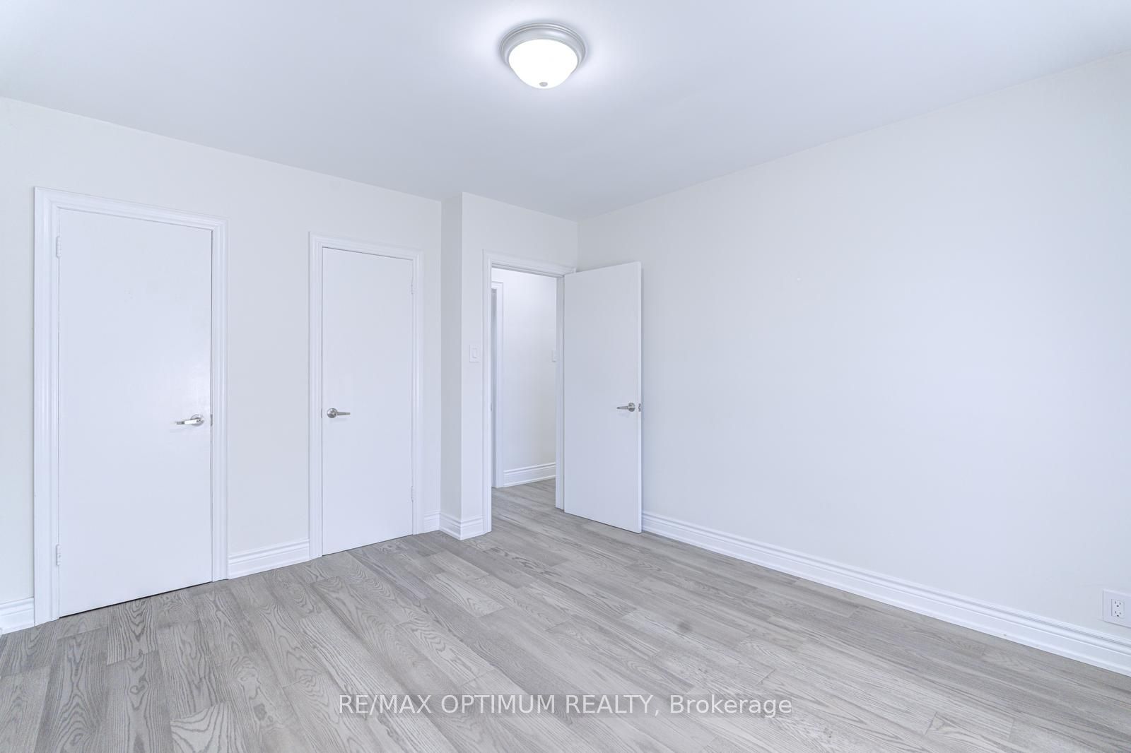 1747 Coram Crescent Property Photo 20