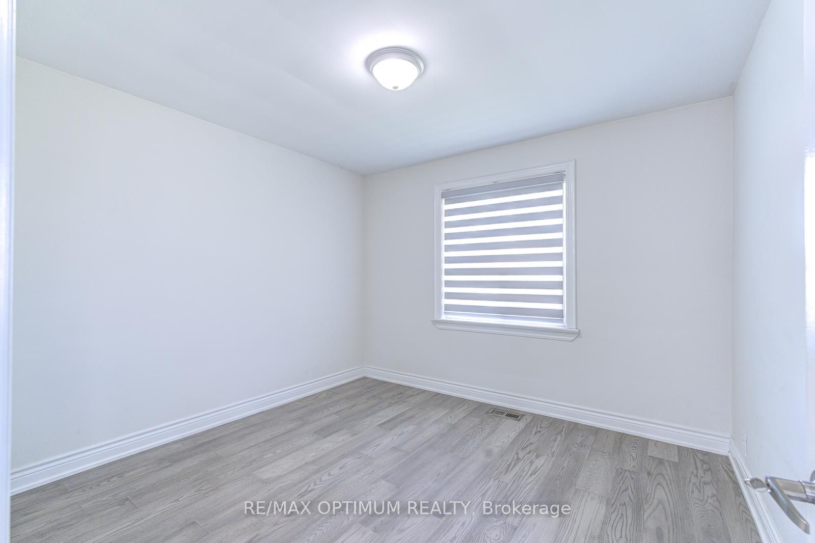 1747 Coram Crescent Property Photo 21