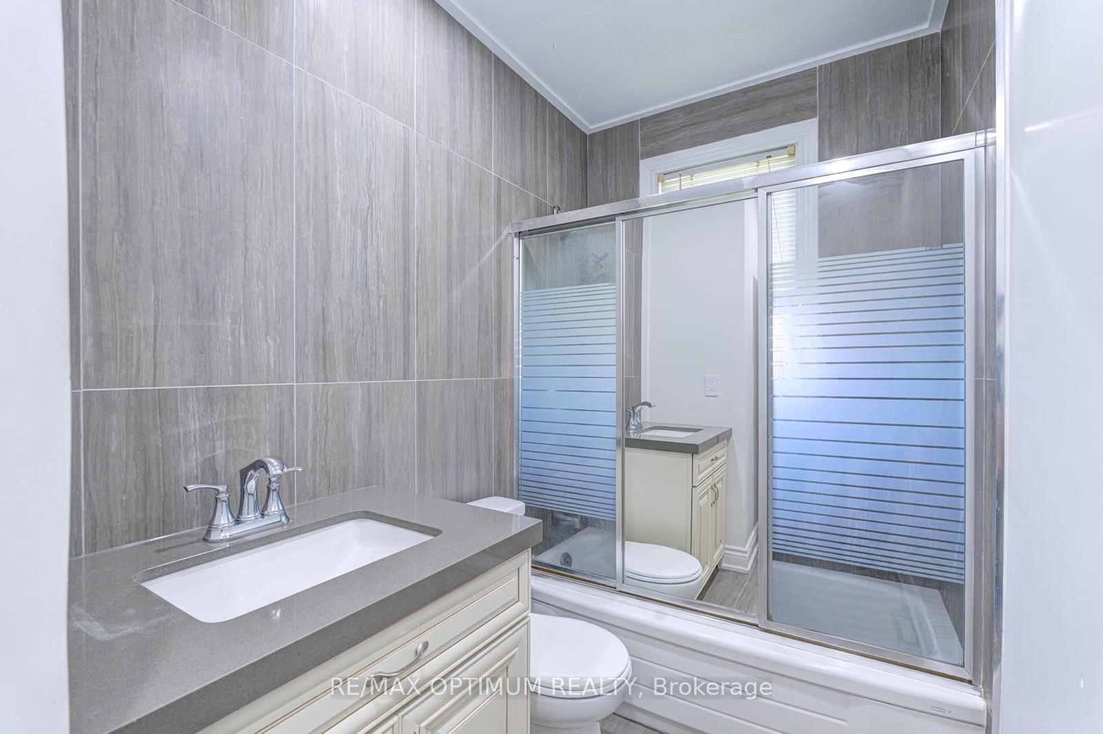 1747 Coram Crescent Property Photo 23