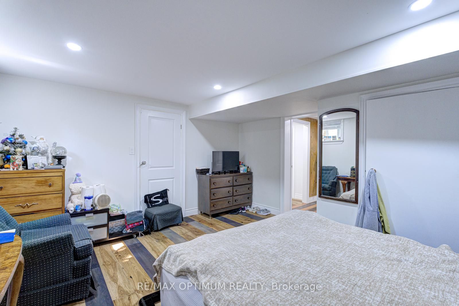 1747 Coram Crescent Property Photo 31