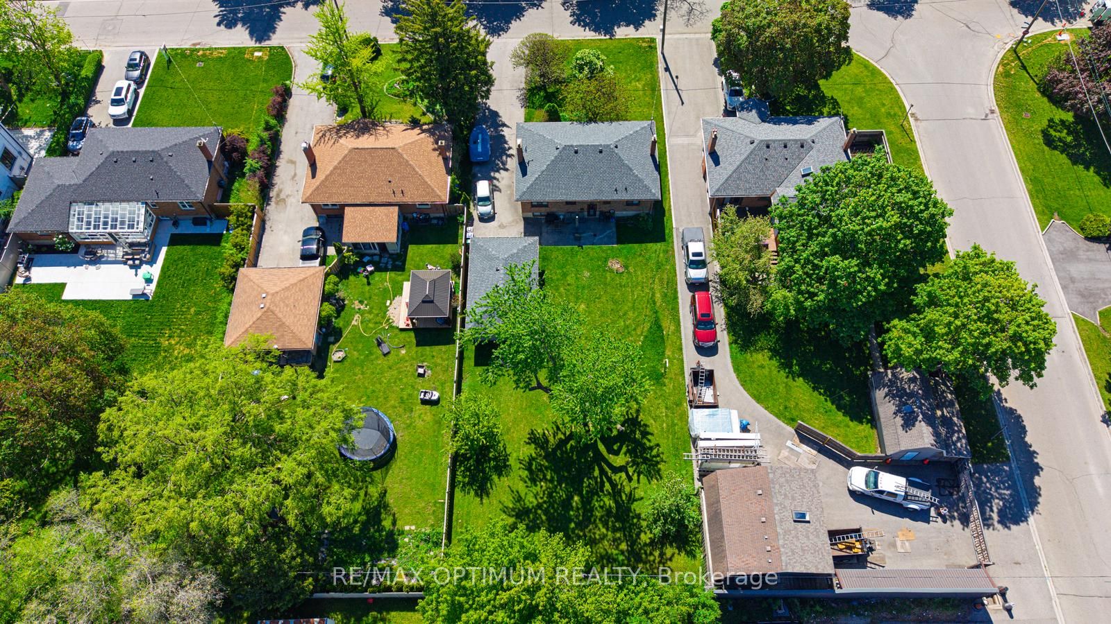1747 Coram Crescent Property Photo 46