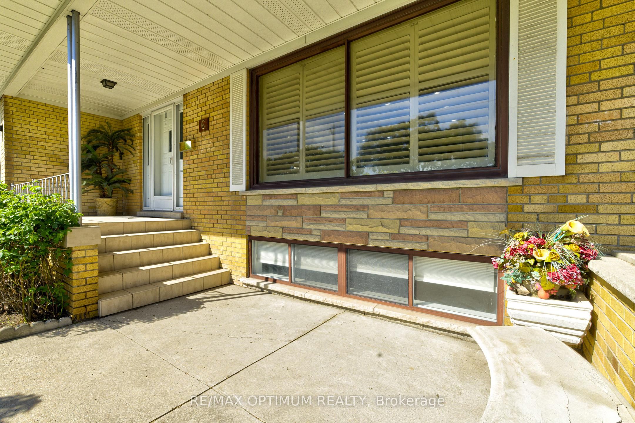 6 Evernby Boulevard Property Photo 3