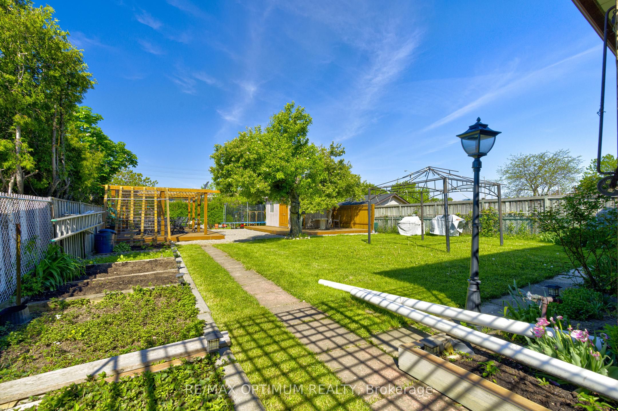 6 Evernby Boulevard Property Photo 35
