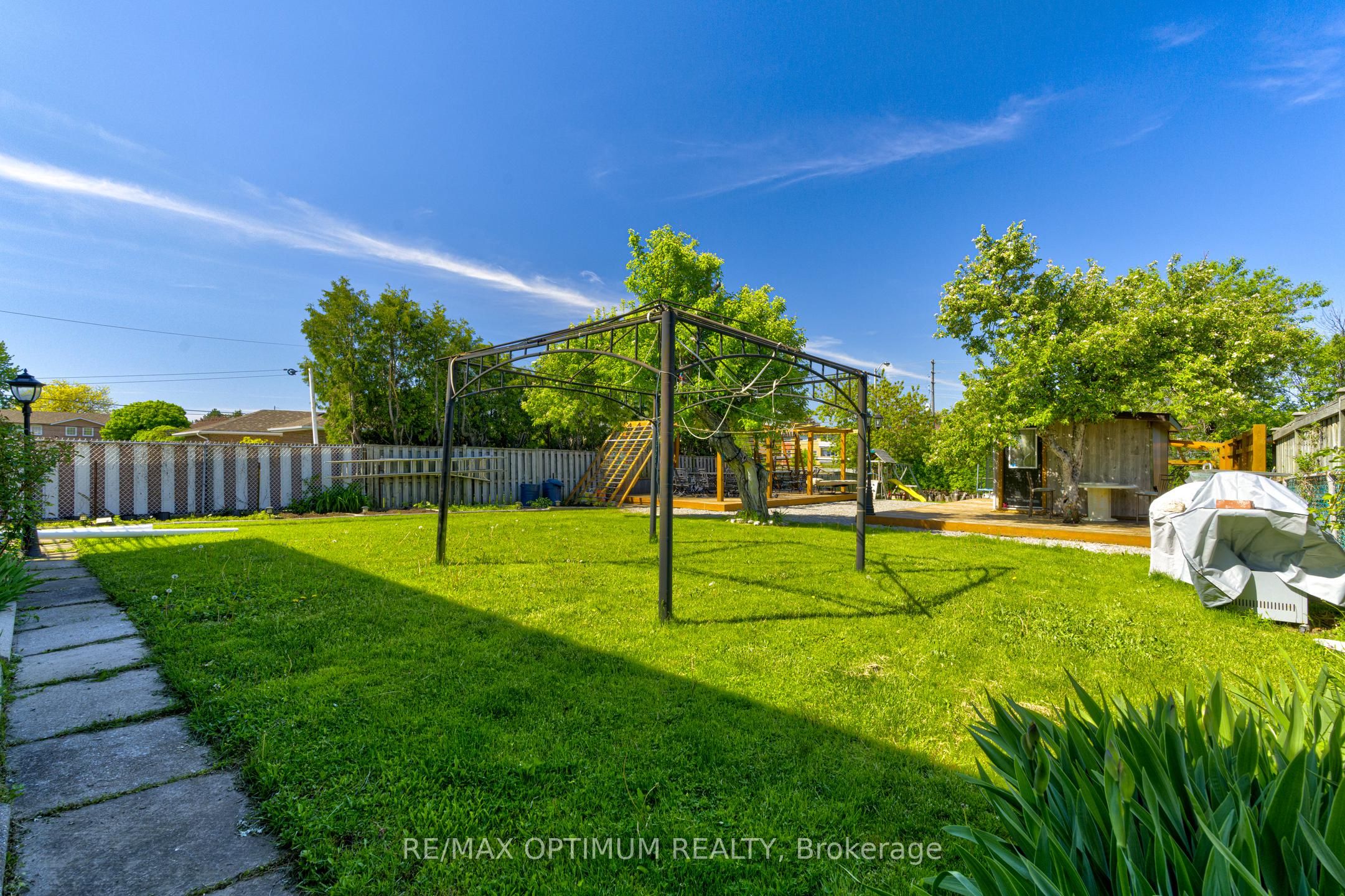 6 Evernby Boulevard Property Photo 36