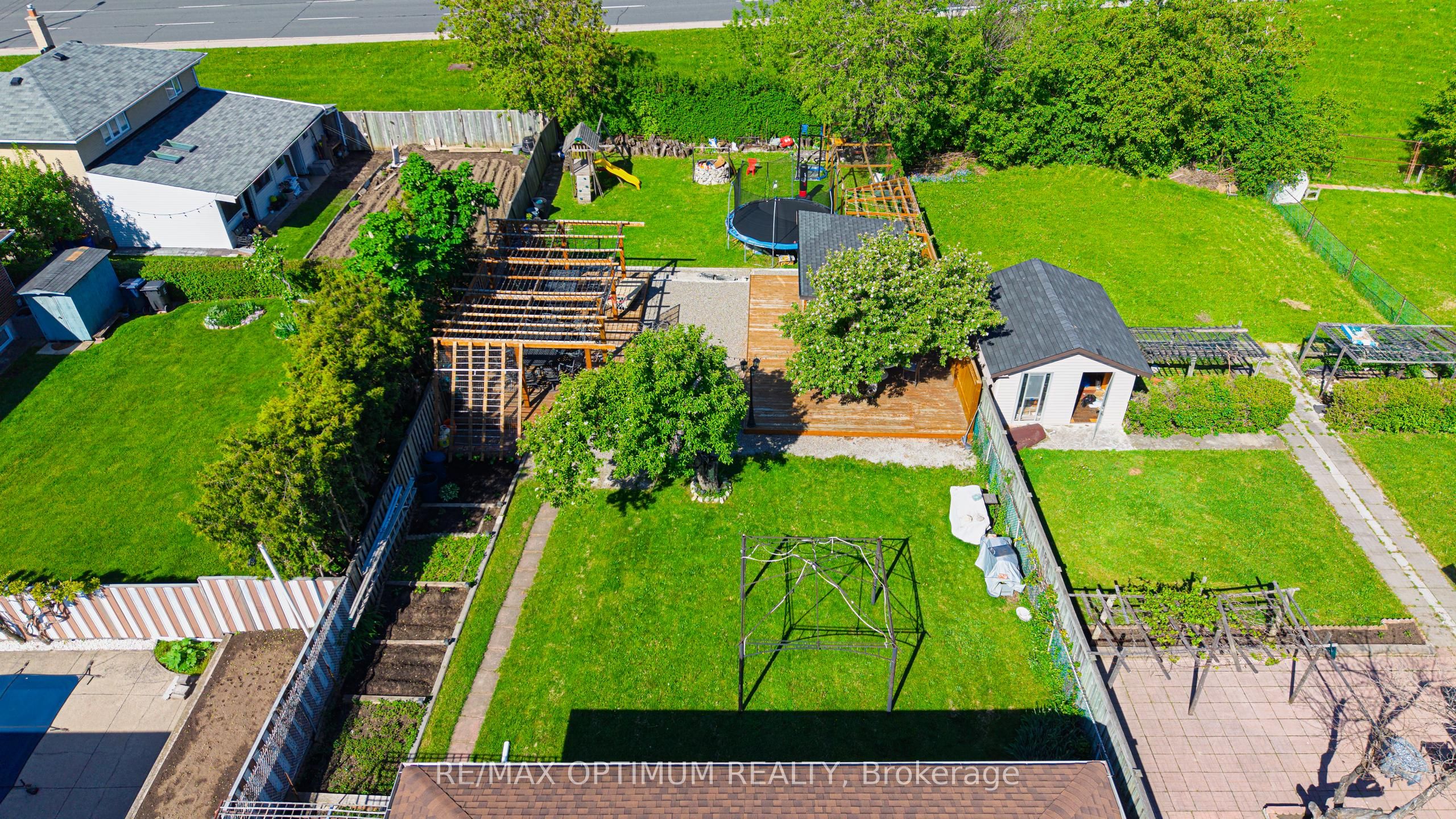 6 Evernby Boulevard Property Photo 43