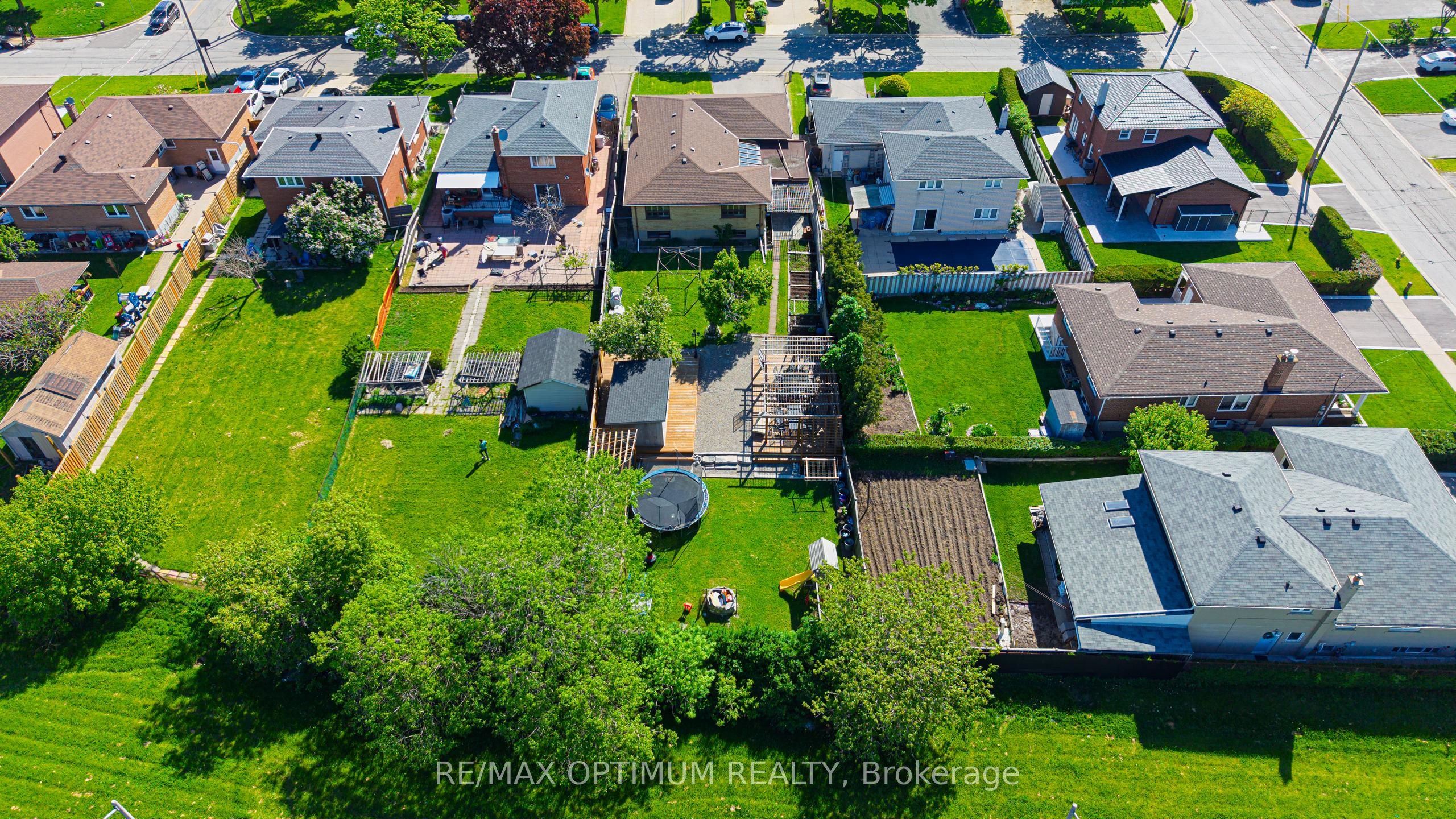 6 Evernby Boulevard Property Photo 45