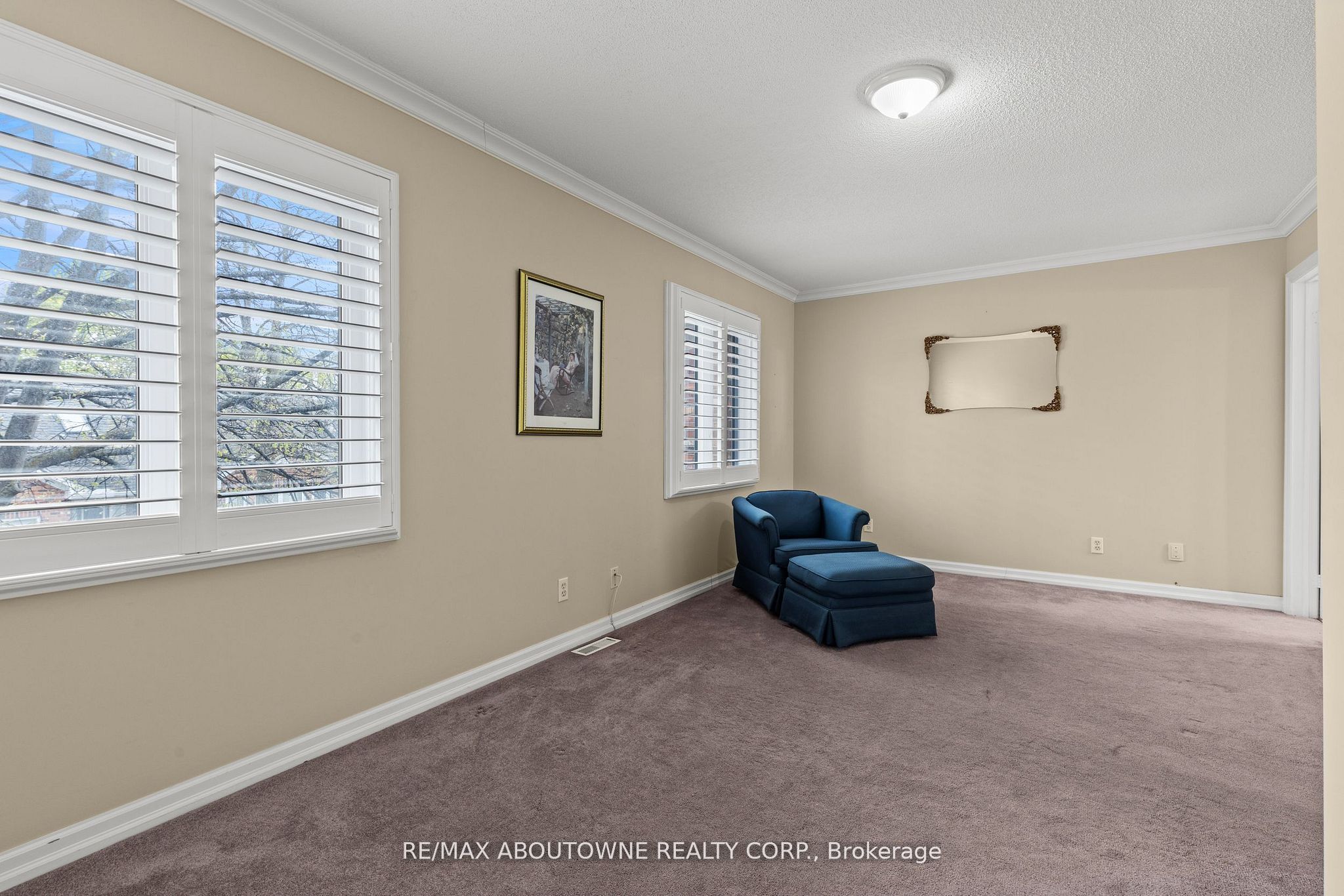 2230 Walkers Line 9 Property Photo 23