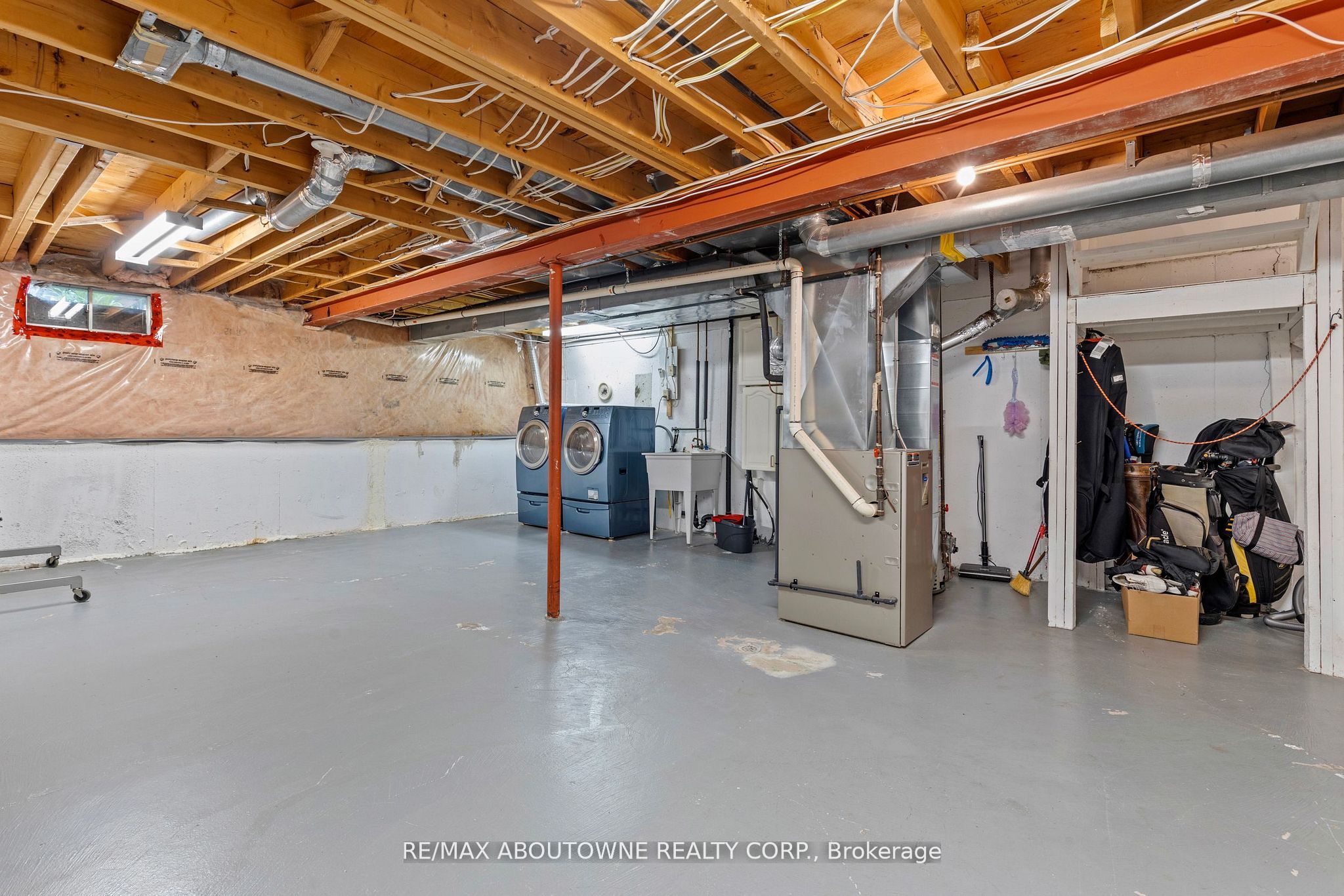 2230 Walkers Line 9 Property Photo 26