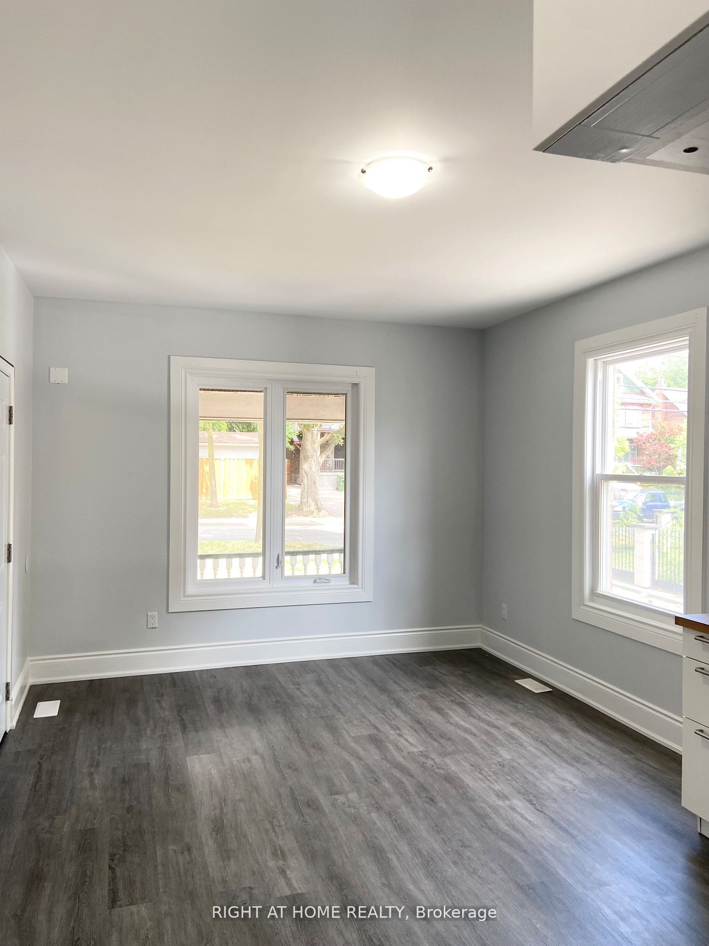 184 Rosemount Avenue Main Property Photo 2