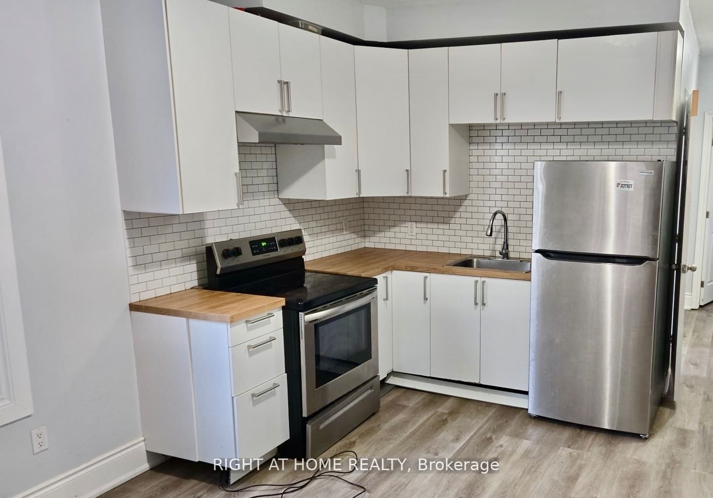 184 Rosemount Avenue Main Property Photo 4