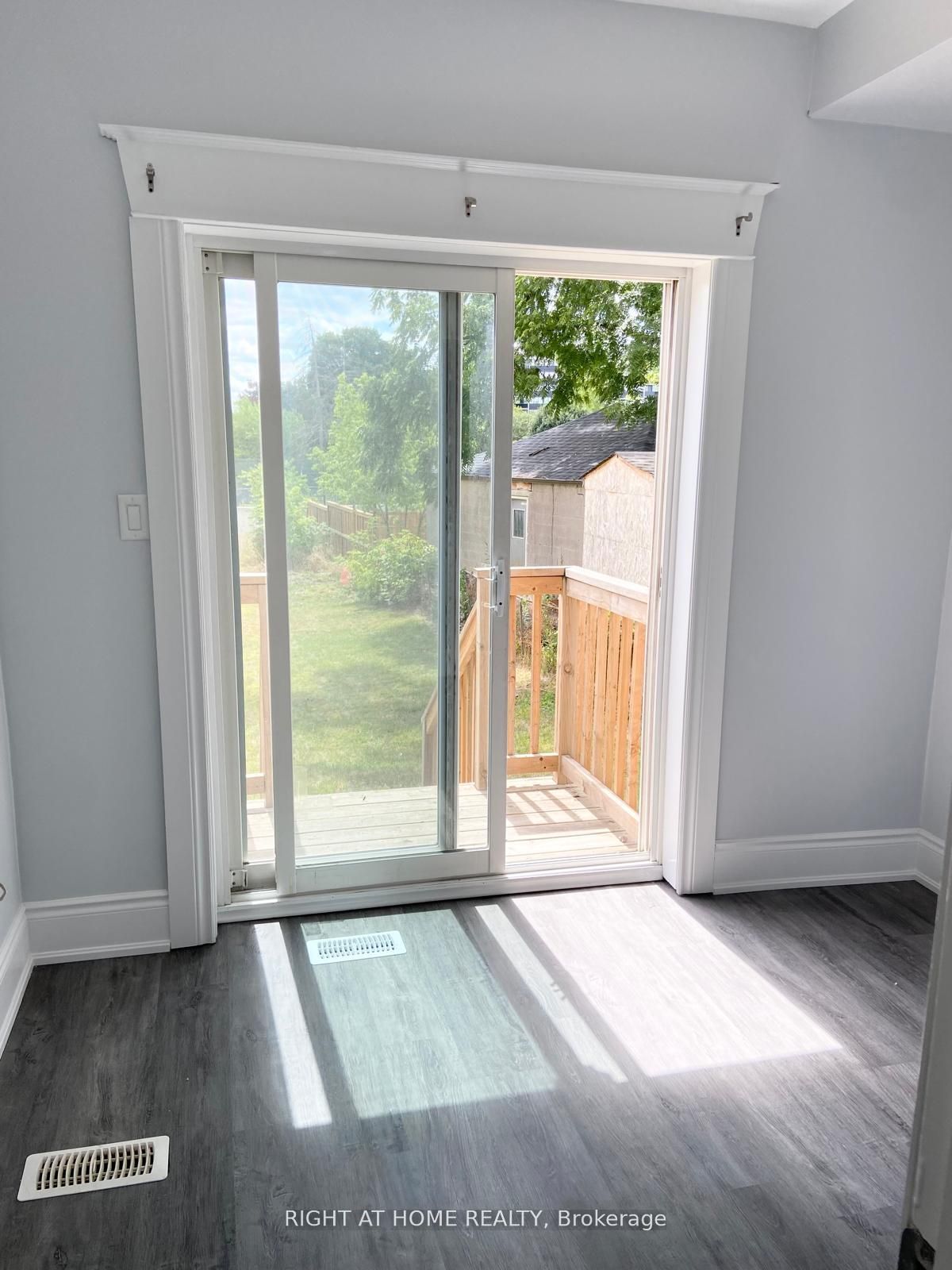 184 Rosemount Avenue Main Property Photo 9