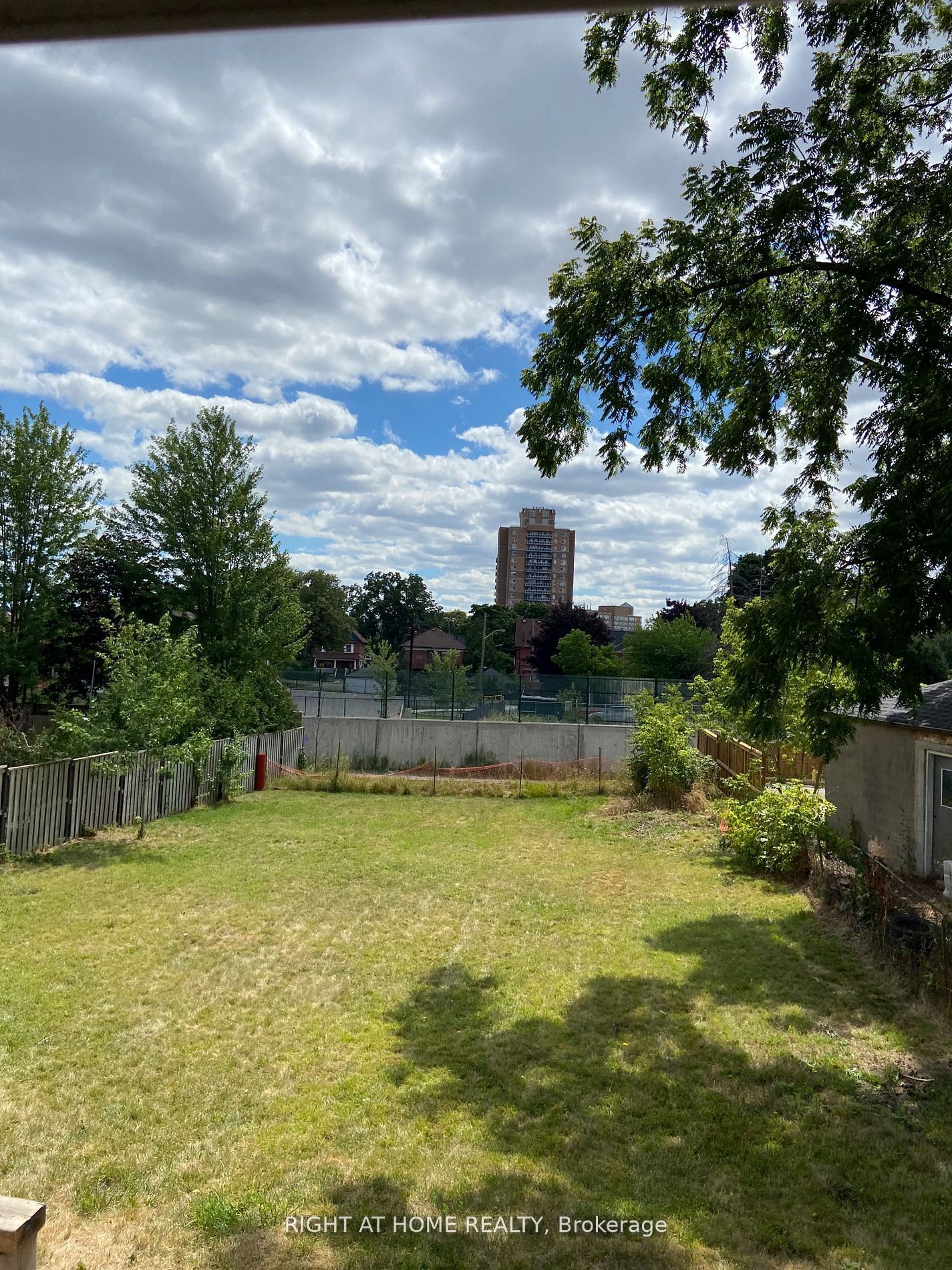 184 Rosemount Avenue Main Property Photo 10
