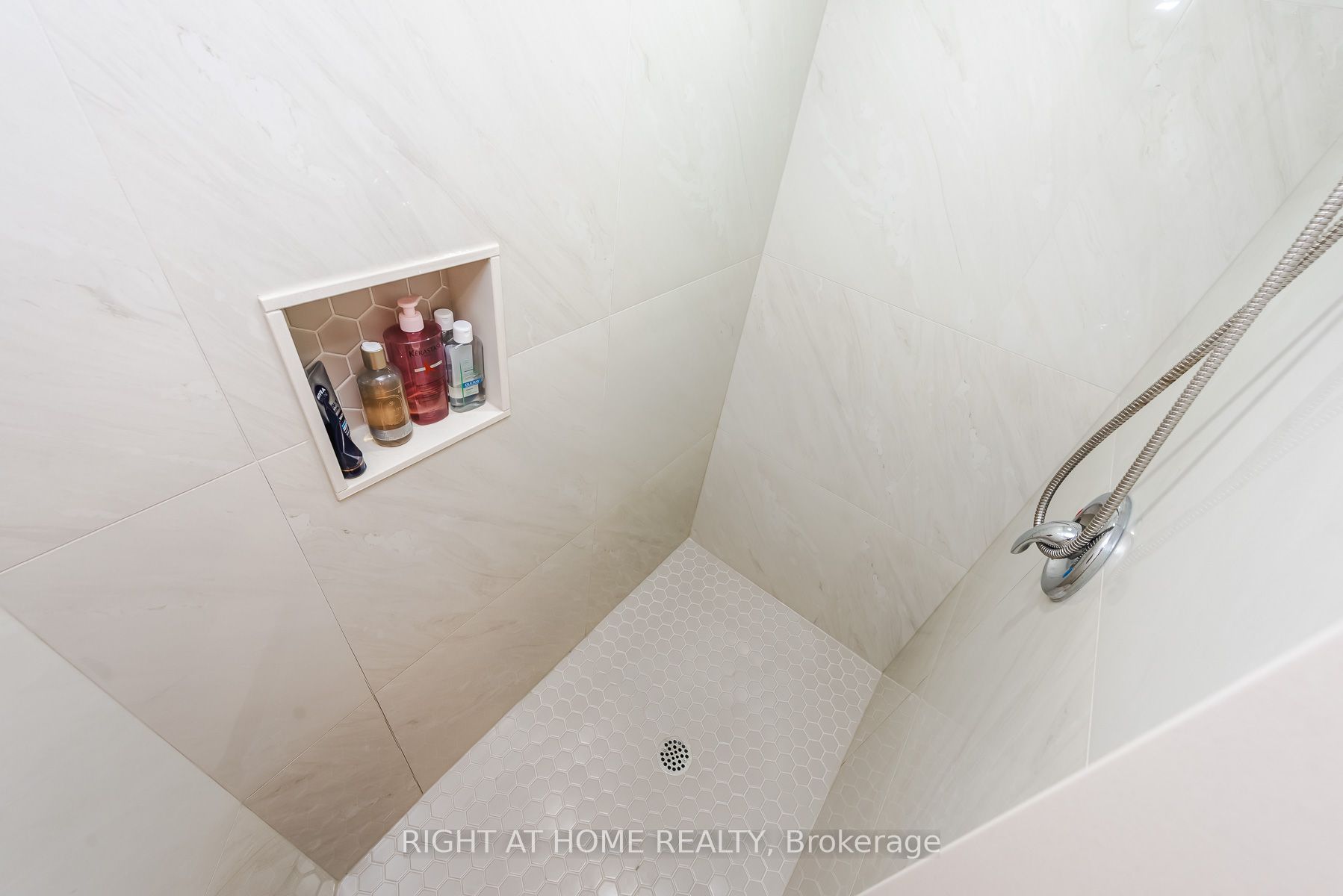1268 Newell Street Property Photo 33
