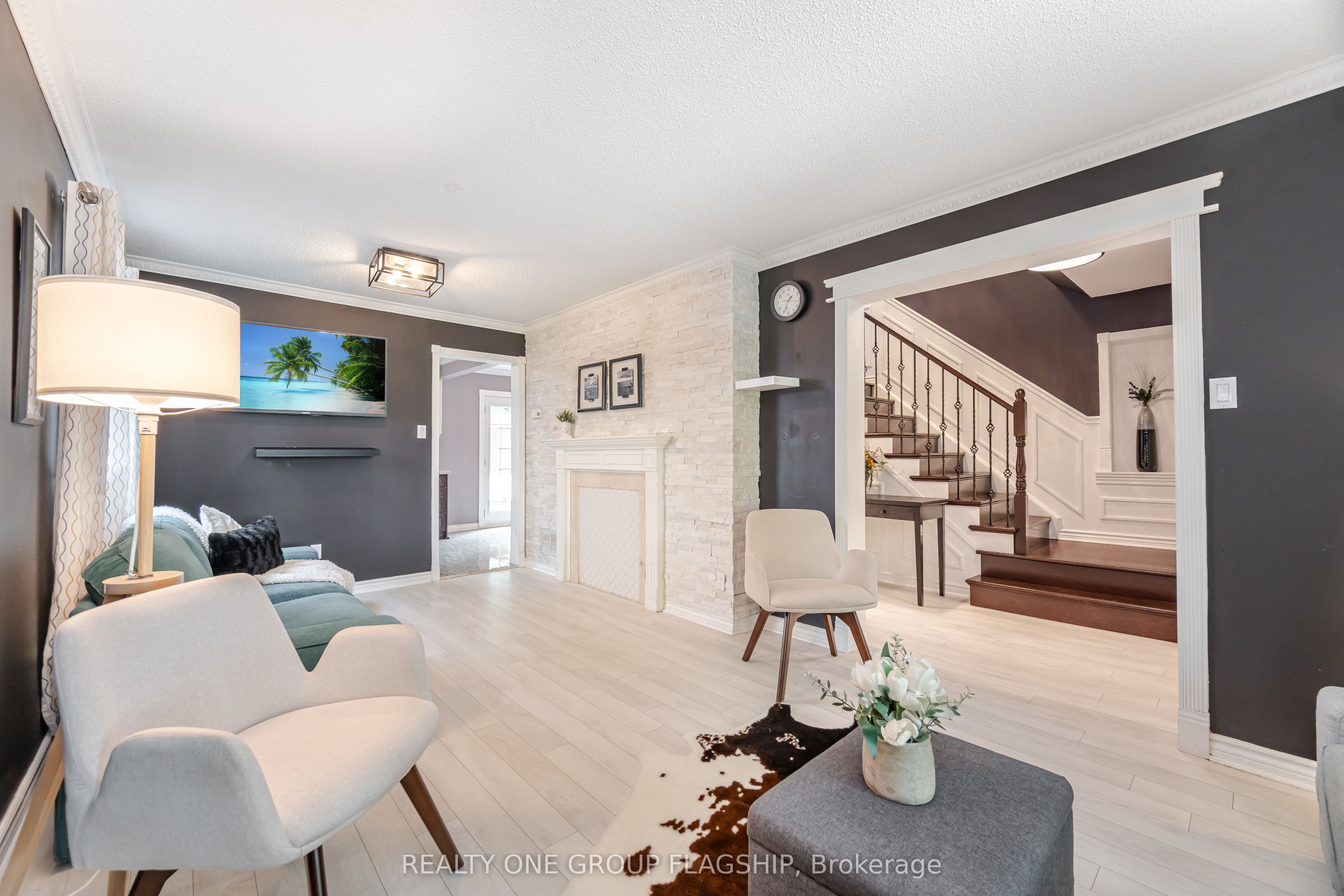 7267 Windbreak Court Property Photo 12