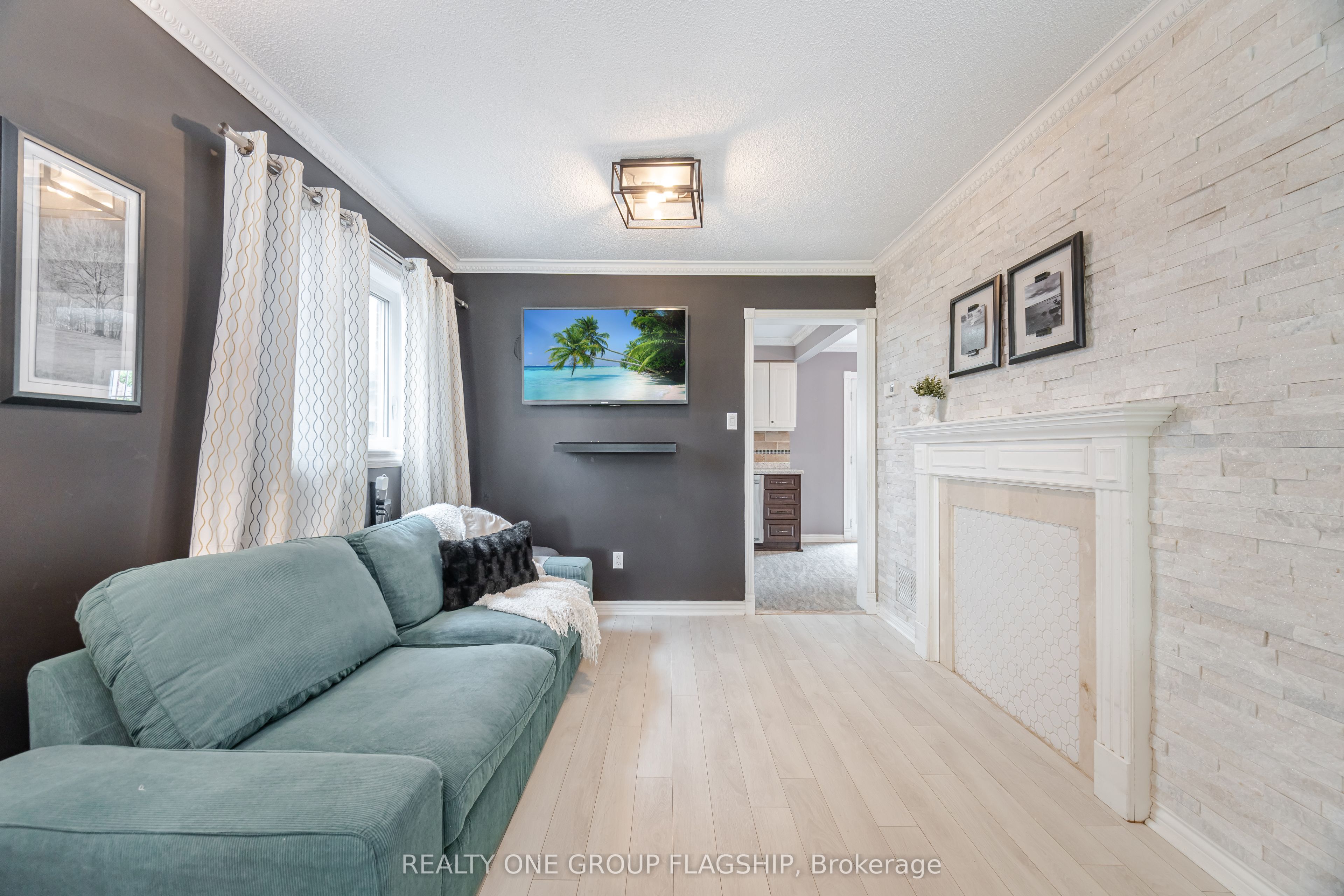 7267 Windbreak Court Property Photo 13