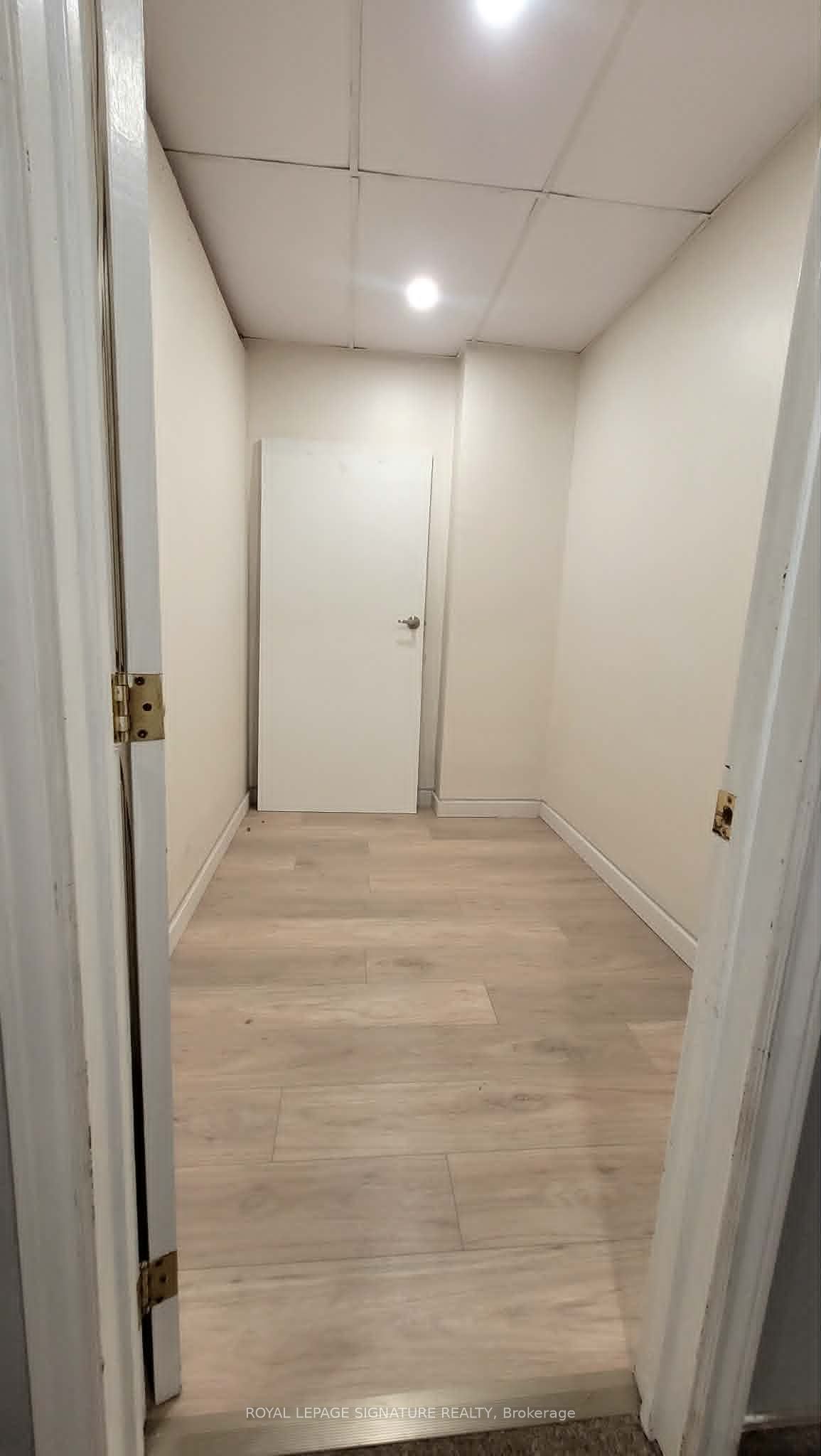 300 Lakeshore Road E 2 Property Photo 2