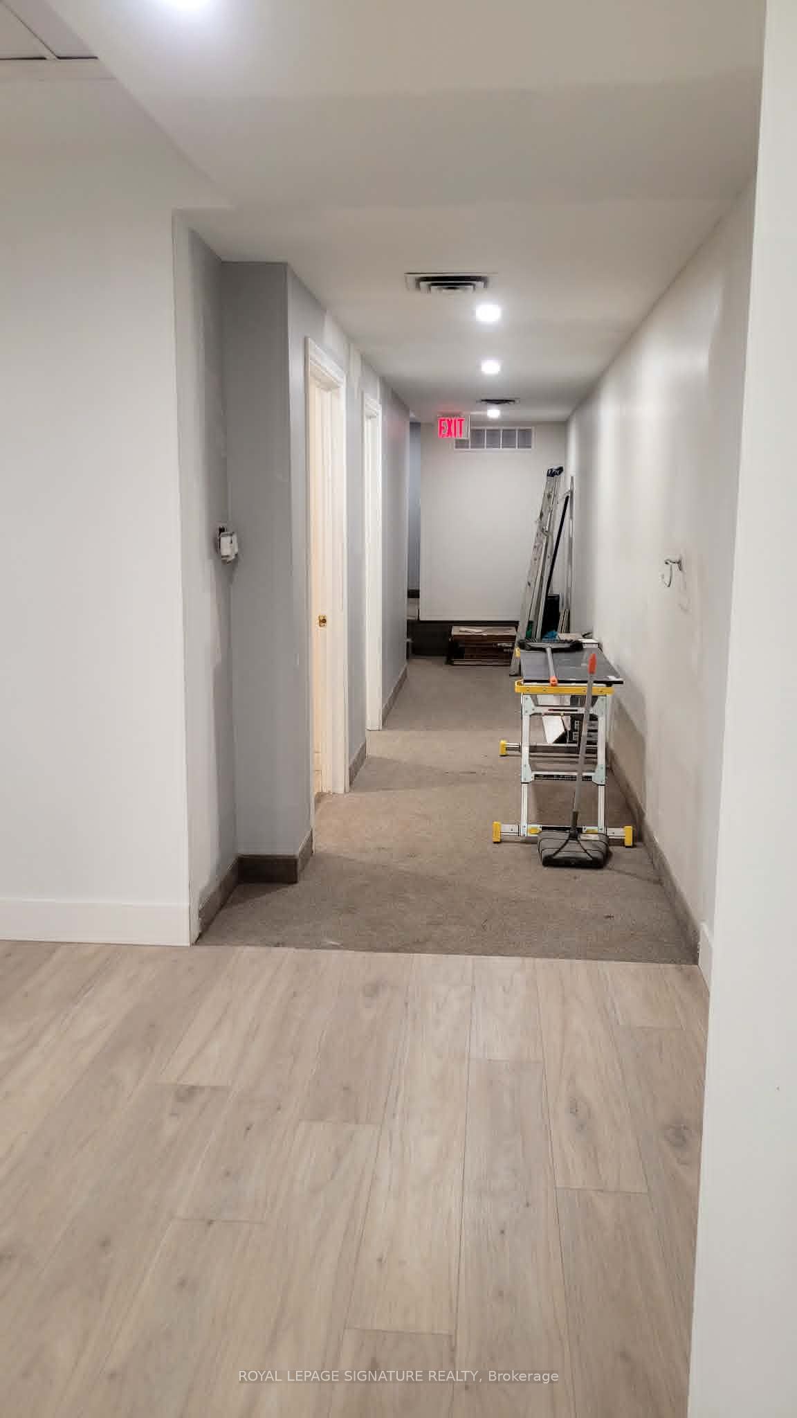 300 Lakeshore Road E 2 Property Photo 5