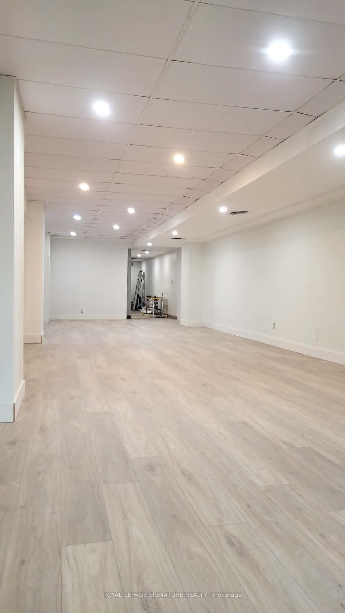 300 Lakeshore Road E 2 Property Photo 7