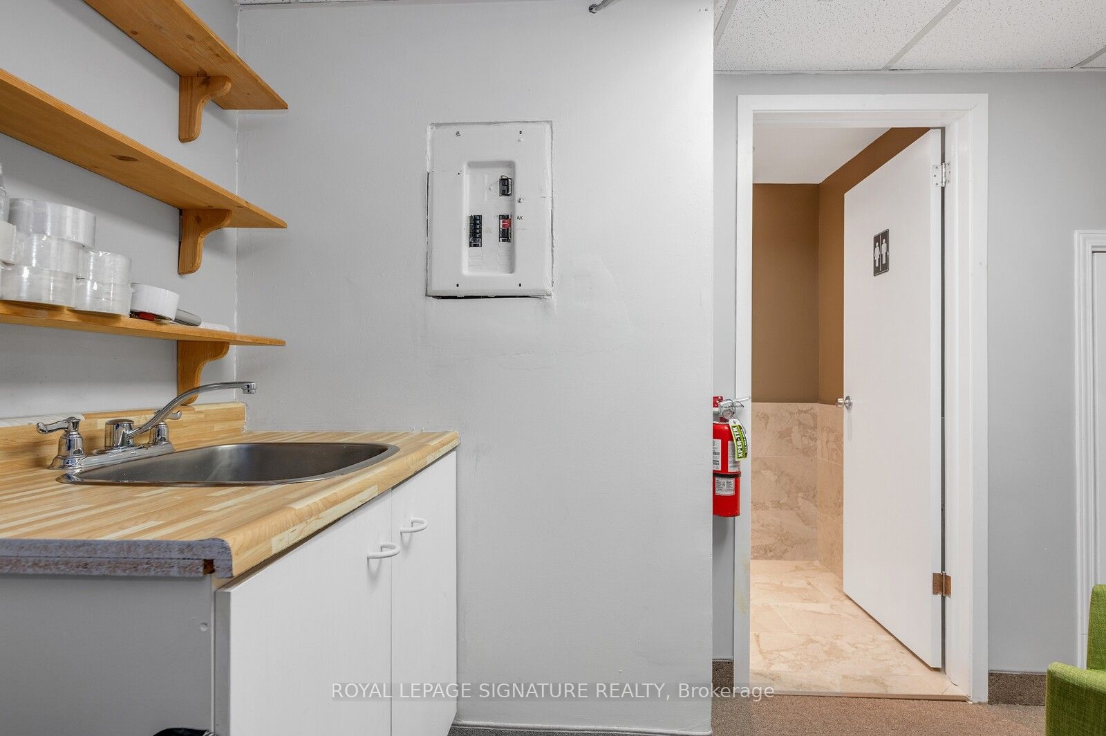 300 Lakeshore Road E 2 Property Photo 8
