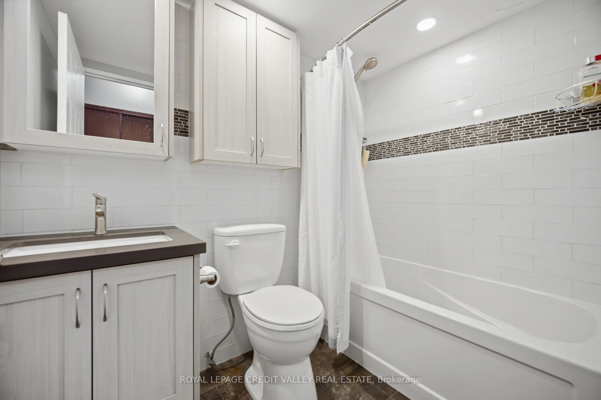 8351 Mclaughlin Road E 407 Property Photo 28