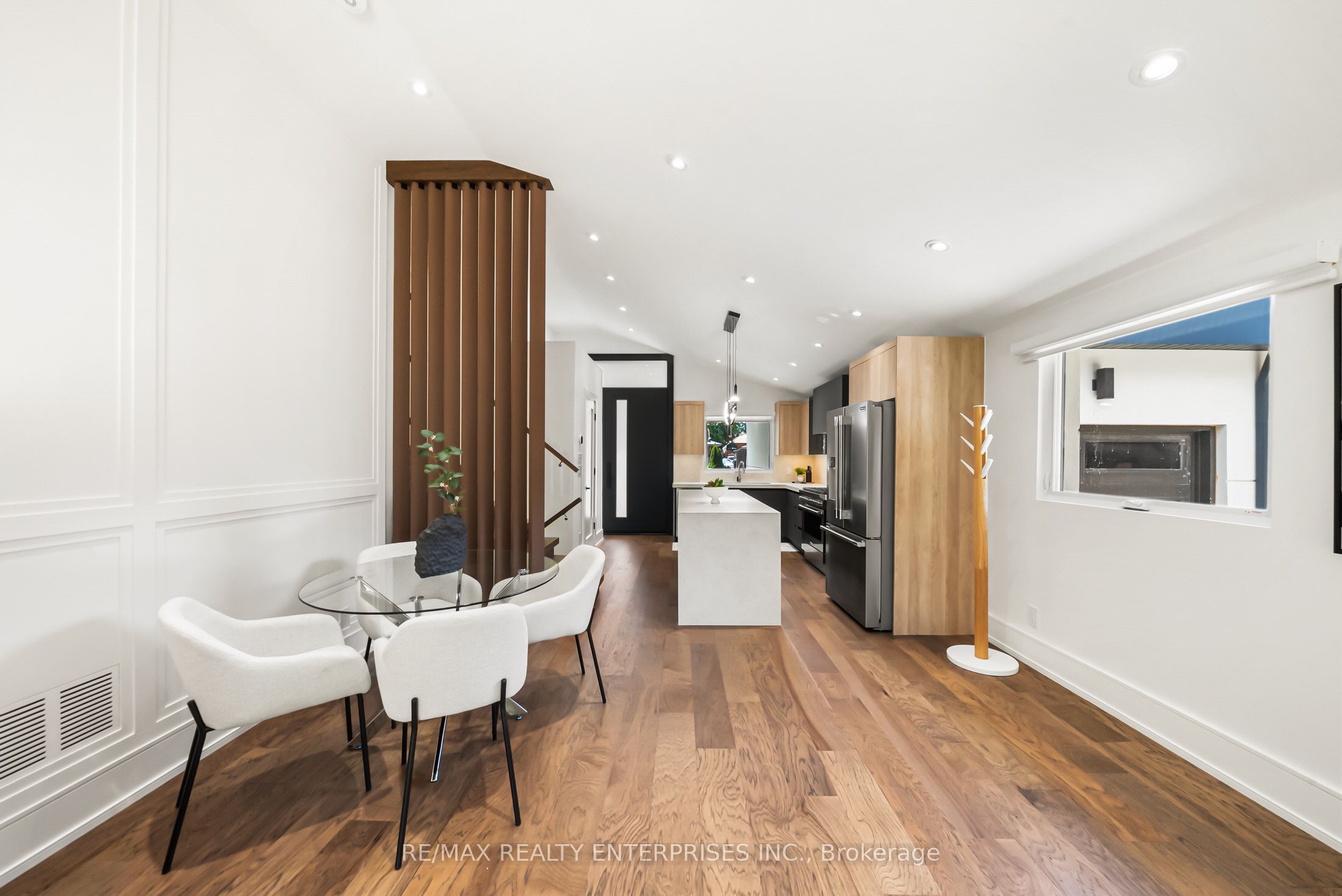 1495 Thetford Court Property Photo 13