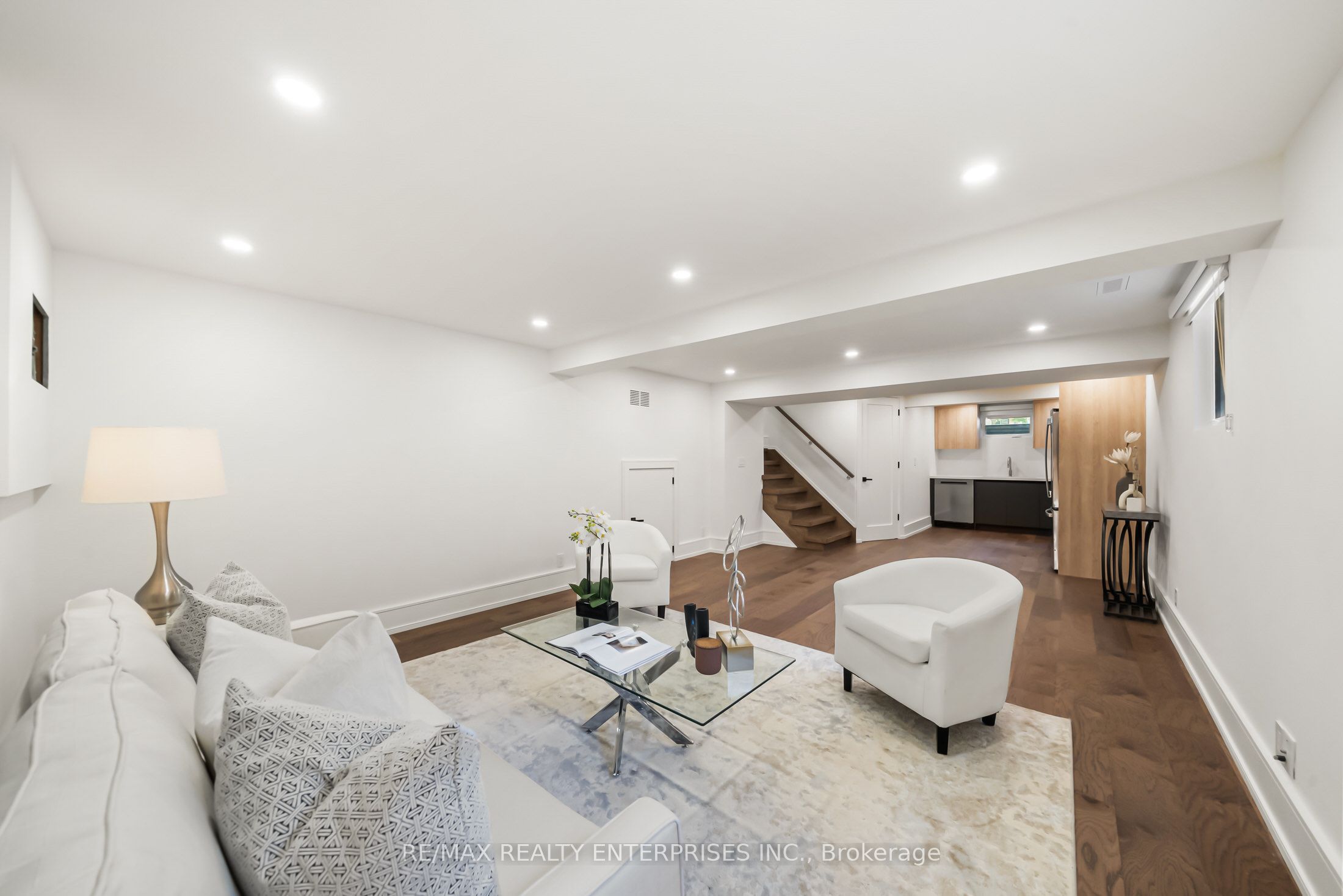 1495 Thetford Court Property Photo 24