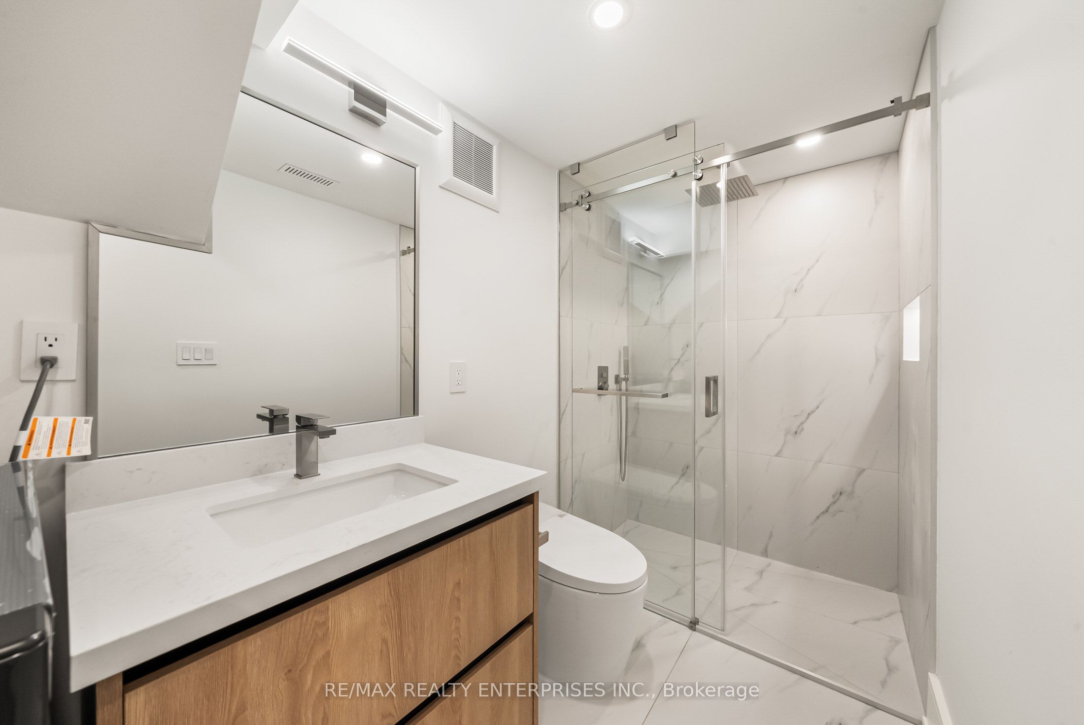 1495 Thetford Court Property Photo 27