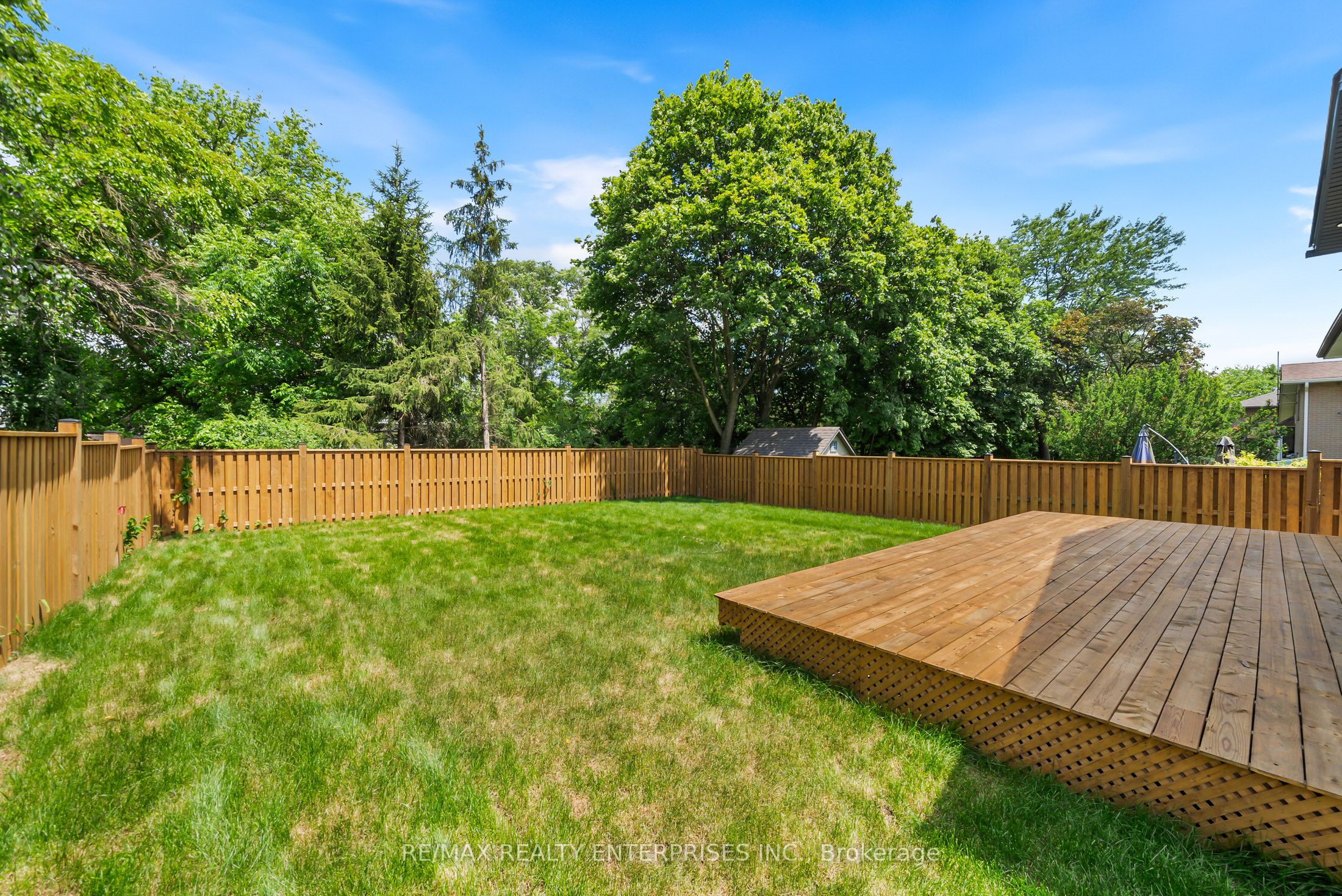 1495 Thetford Court Property Photo 35
