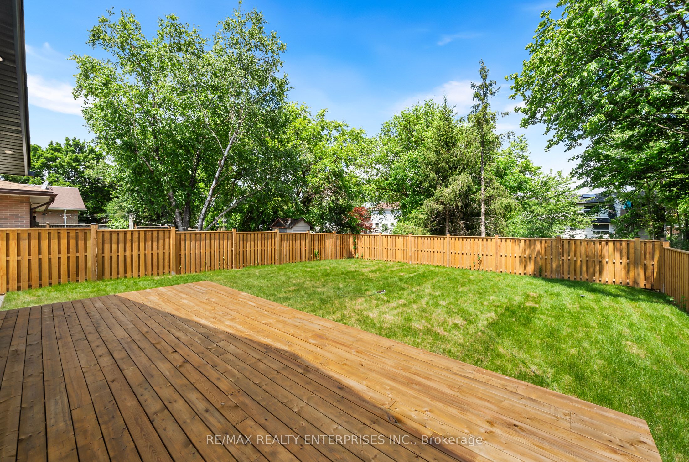 1495 Thetford Court Property Photo 36