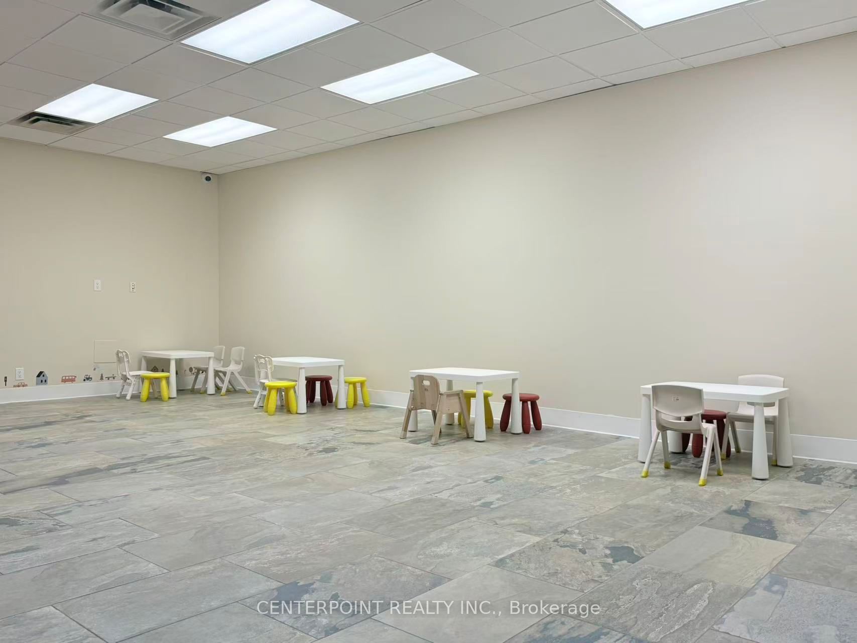 408 North Service Road E 200 Property Photo 16