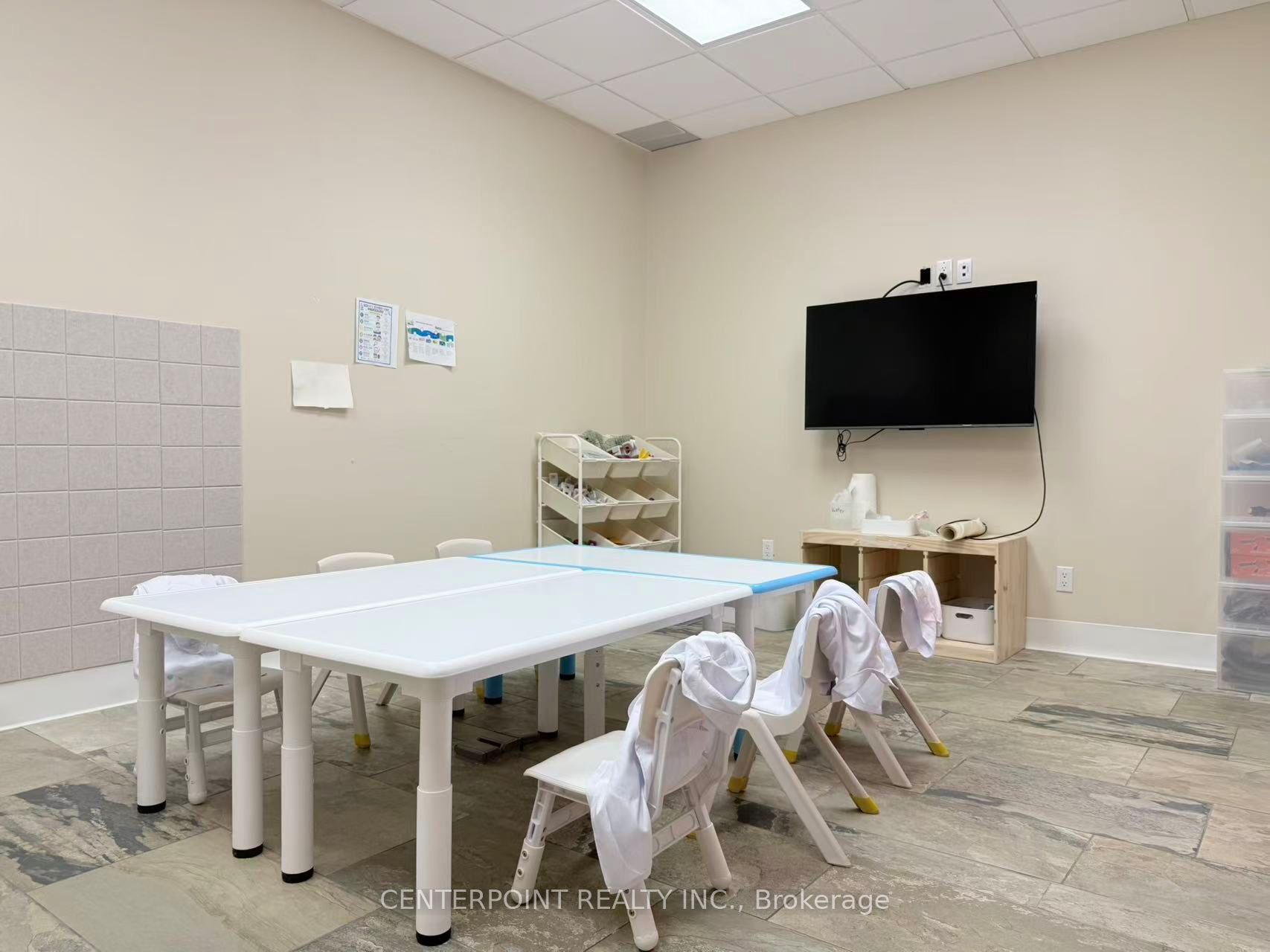 408 North Service Road E 200 Property Photo 20