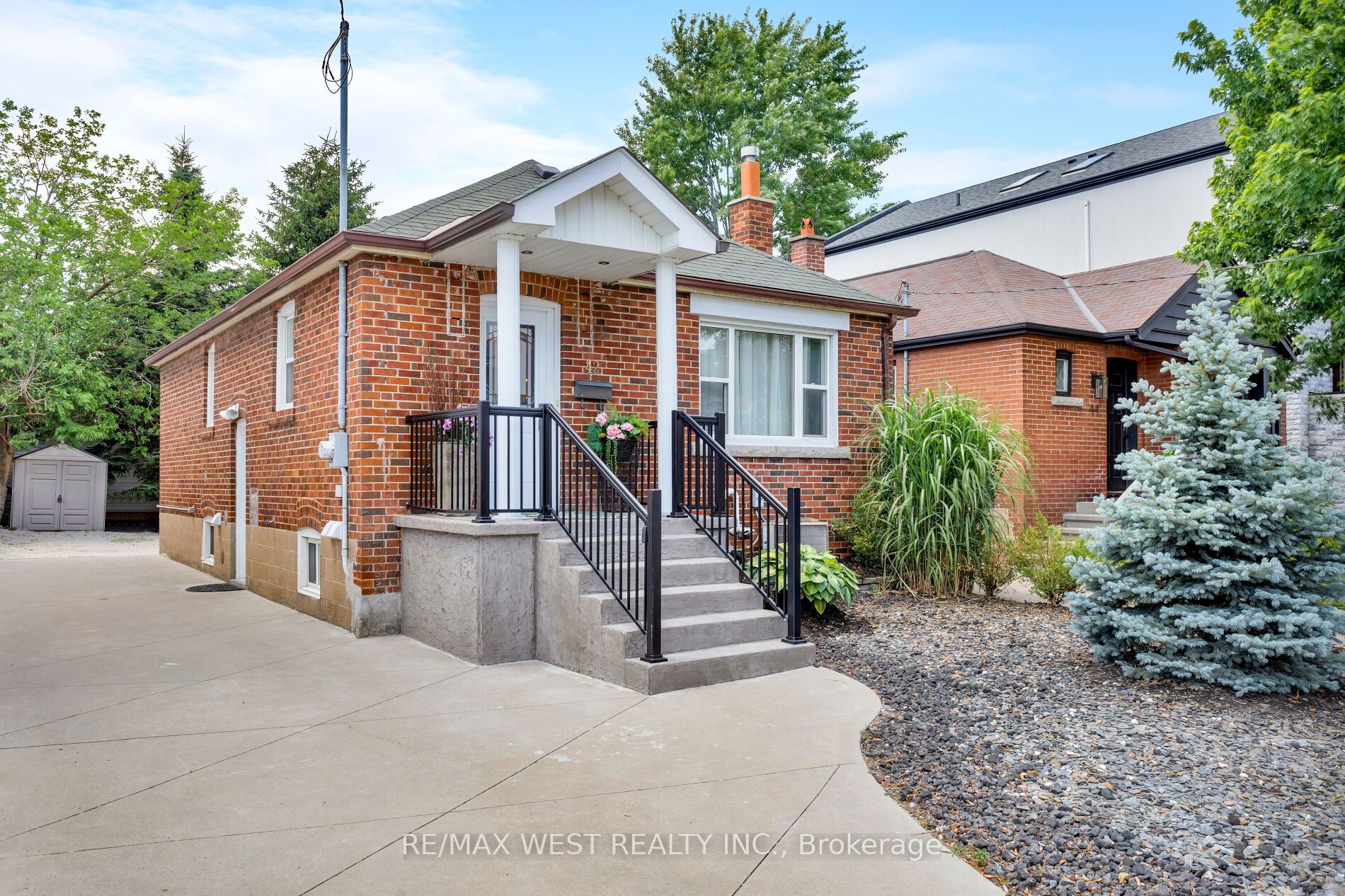42 Stephen Drive Property Photo 3